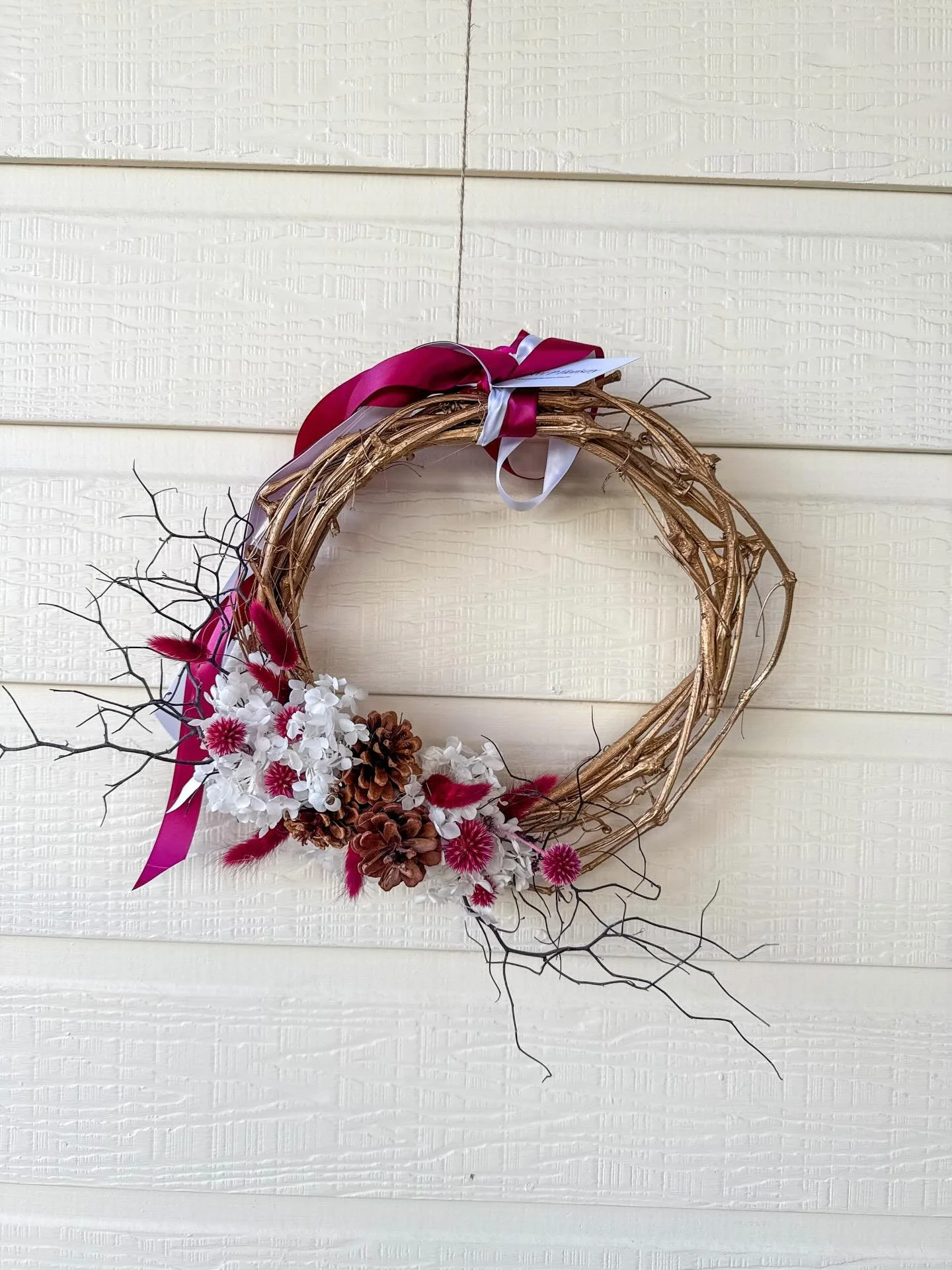Deck the doors 🎄✨
Our Dried Christmas wreaths are now available online in small &amp; medium sizes!

Order now at
www.sweetpfloristry.com.au

Delivering Bondi to Nowra on Wed, Fri, Sat &amp; Sun ☀️

Custom designs always welcome, email hello@sweetpf