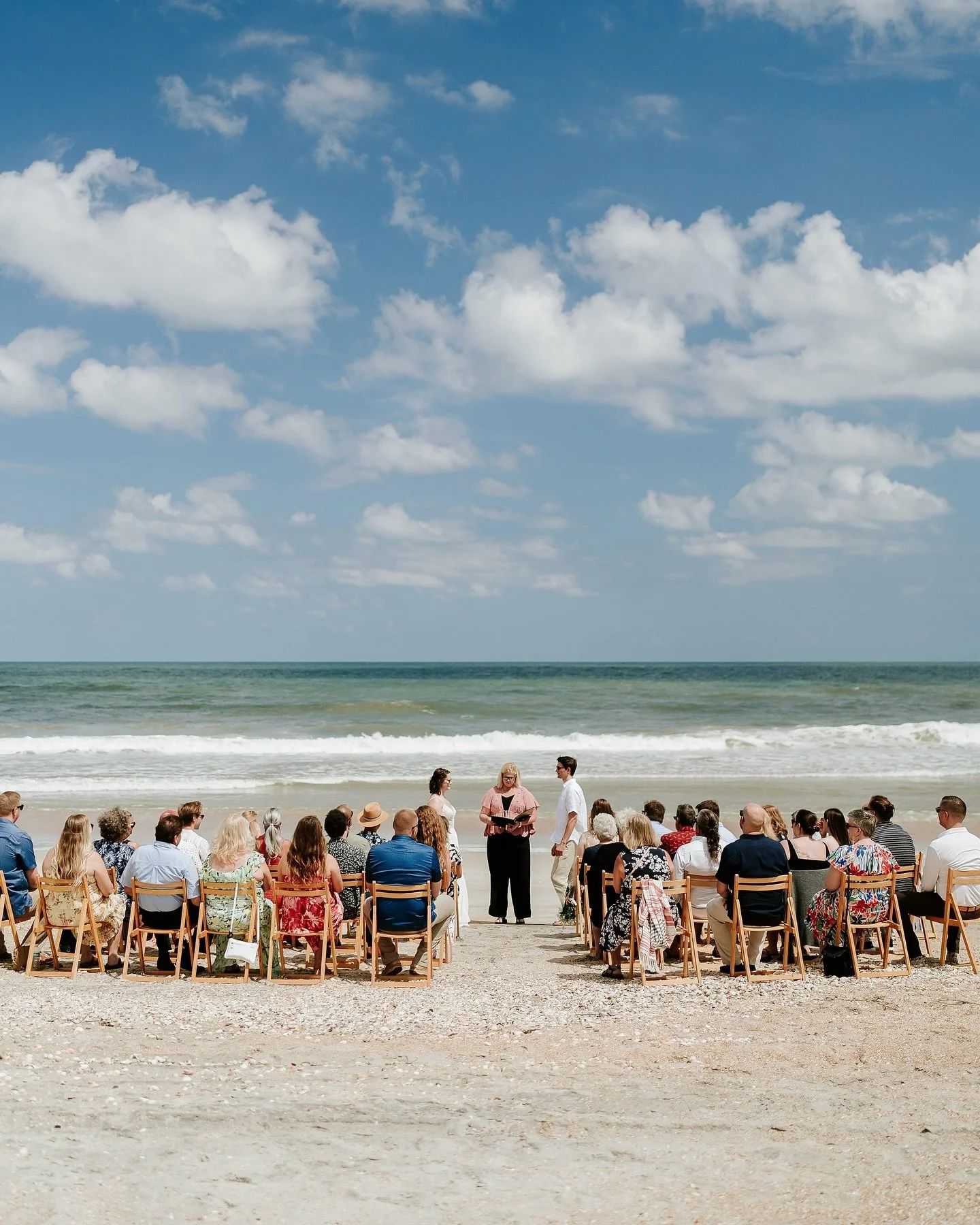 It’s beginning to feel a lot like summer ☀️ Reminiscing on Christy & Michael’s perfect beach wedding with friends and family coming from as far as Germany! Capturing blue skies and photos in the water were priority, and you know I lov