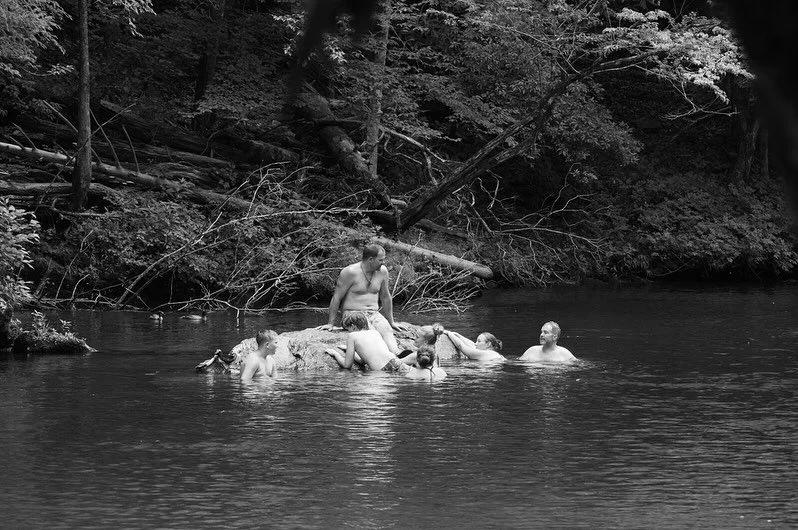 People shots from #Gatlinburg 

#Photography #StreetPhotography #College #Lakes #Night #Anakeesta #Mountain #Tennessee #BWPhotography #Color #Smiles #Band #LightShow #Swimming