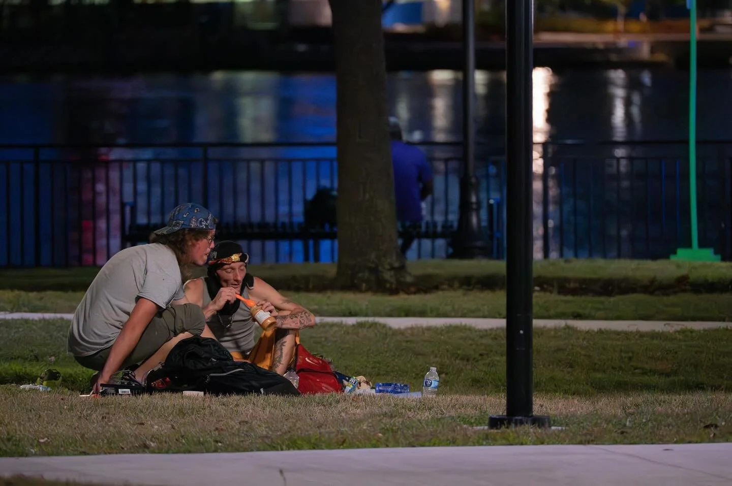 A trip downtown 🫶

#Jacksonville #Couples #LandscapePhotography #StreetPhotography #Florida #FriendshipFountain #Lights #Color #NighttimePhotography #Candid #People #StJohnsRiver #City #DetailShots #DoubleExposures