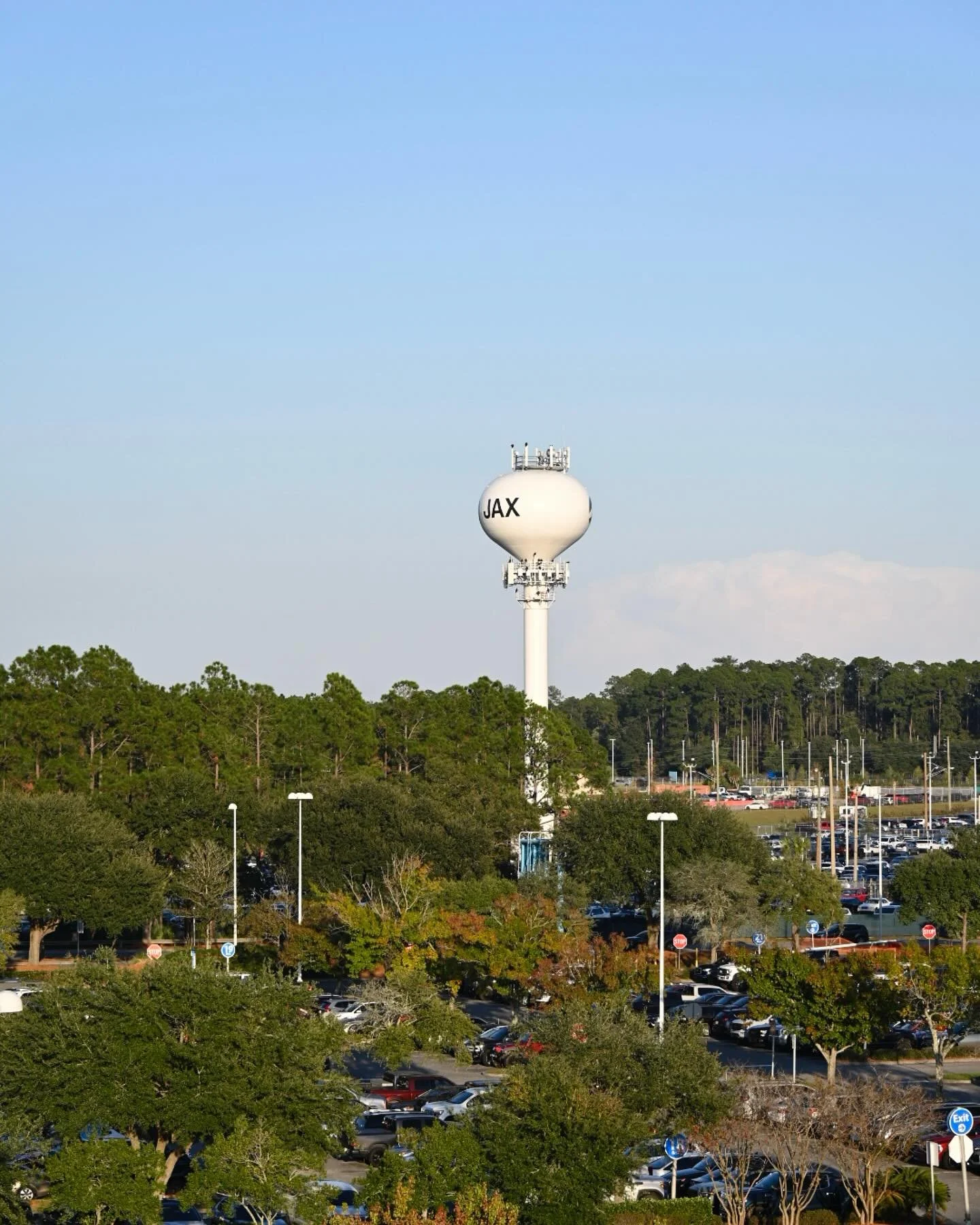 Challenged myself - took my time to shoot these and no edits 

#Photography #Airport #Planes #People #College #StreetPhotography #NoEdits #SCRL #Collage #Challenge #Jax