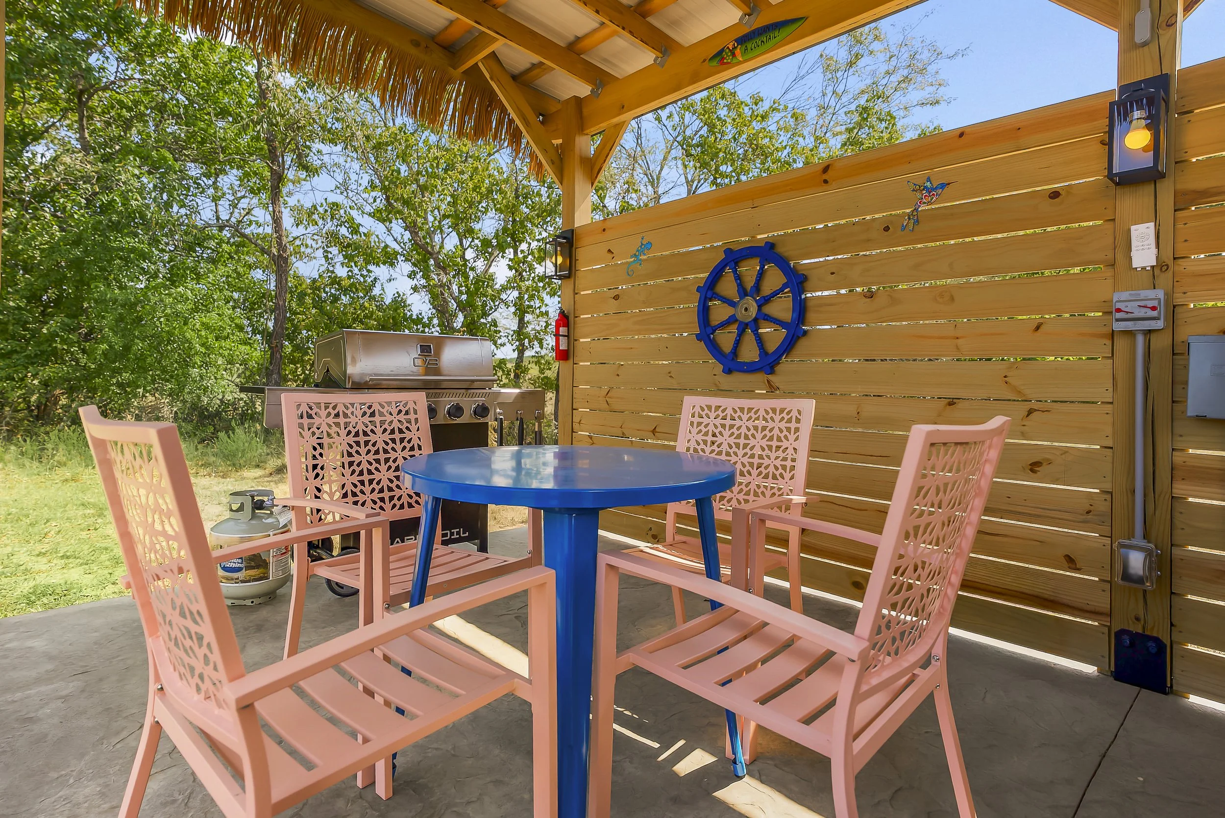 1400SECOUNTYRD250660.jpg