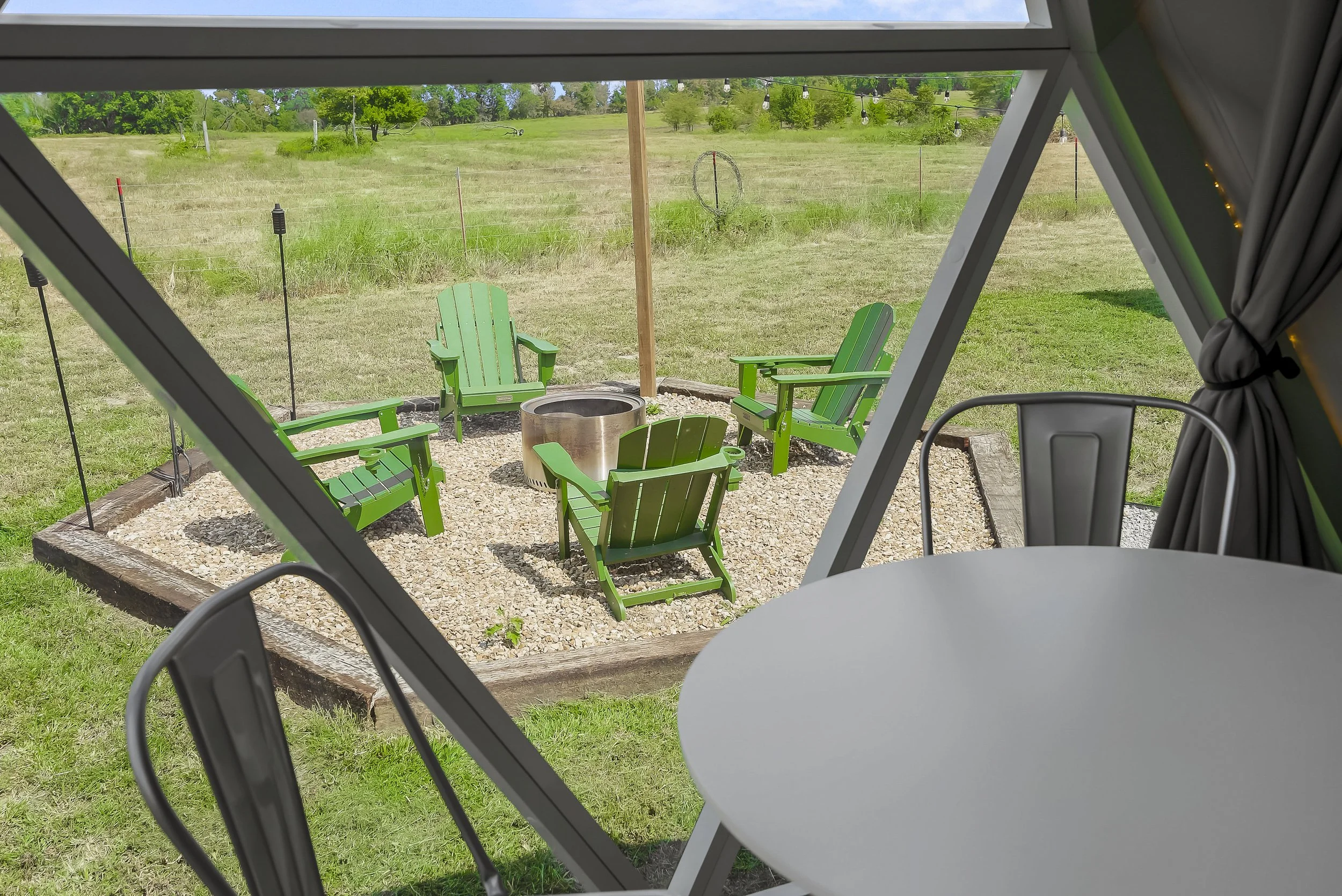 1400SECOUNTYRD250686.jpg