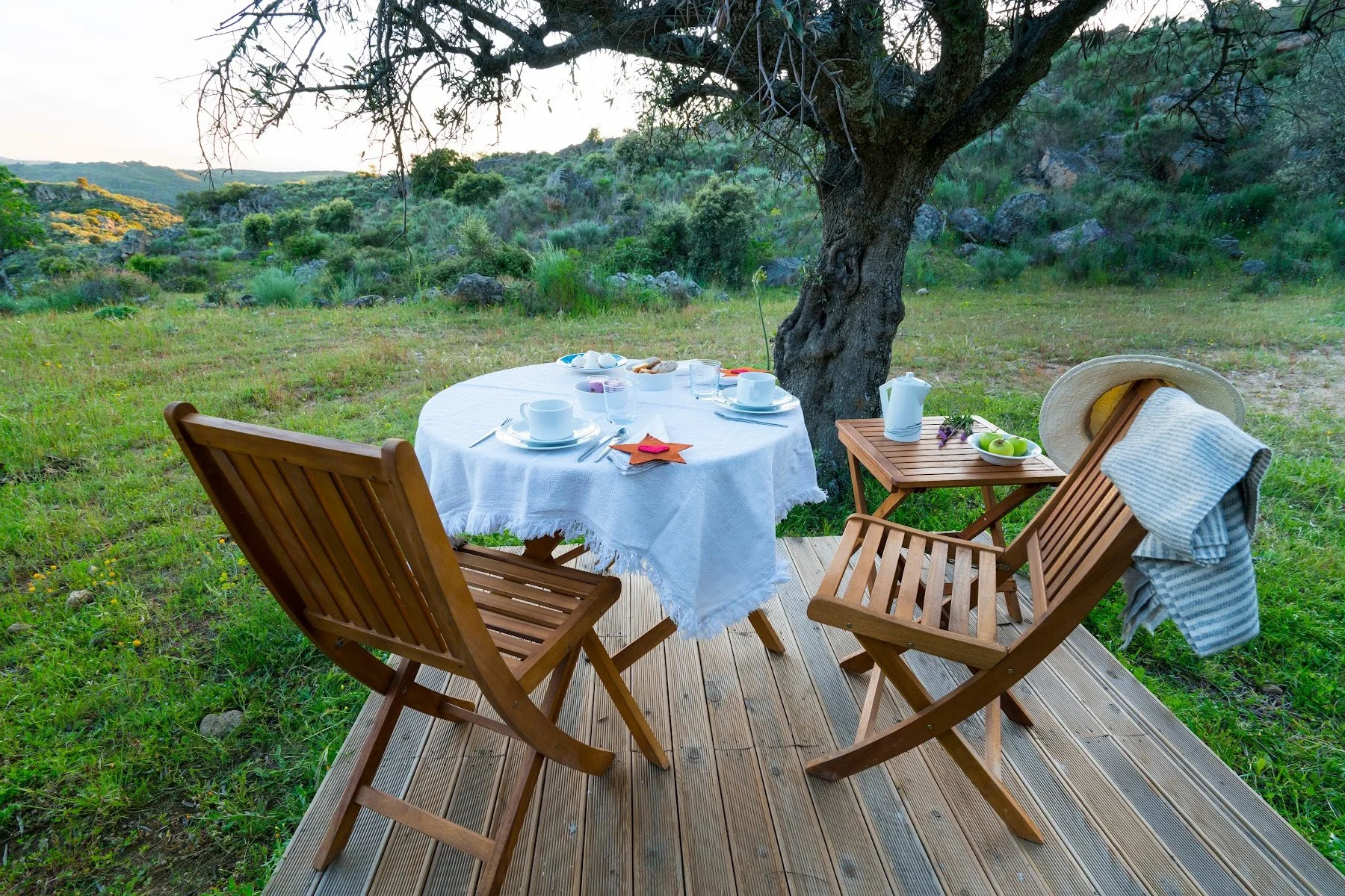 How to Disconnect: Digital Detox Tips for Your Stay