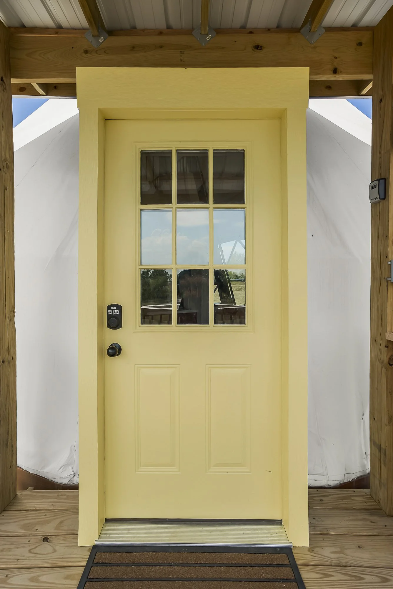 1400SECOUNTYRD250642.jpg