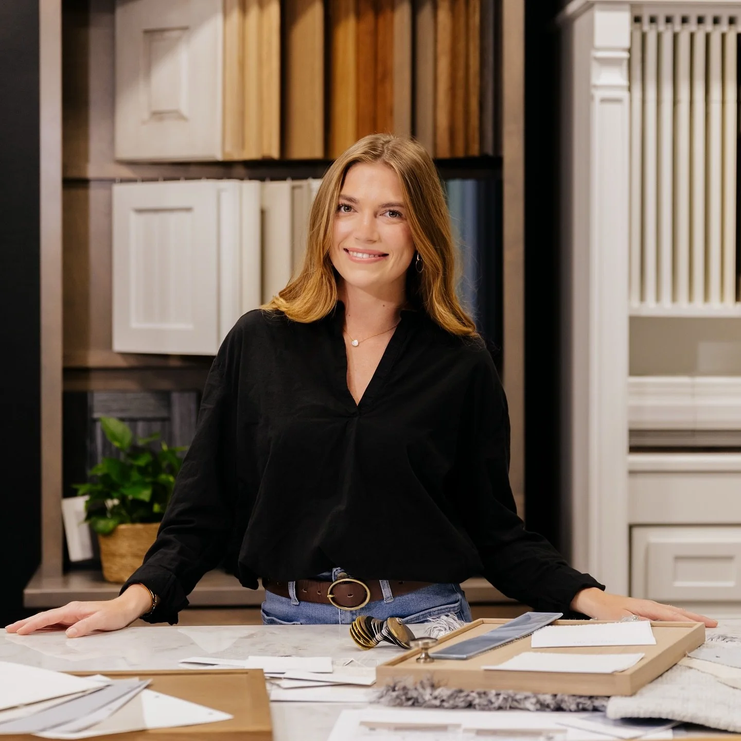 Meet Lauren, the Assistant Designer here at Oasis Home Collective 💪🏼

Lauren started as an intern over the summer and quickly proved what a gem she is!  She&rsquo;s hands-on from the very beginning&hellip; measuring, creating concepts, selecting fi