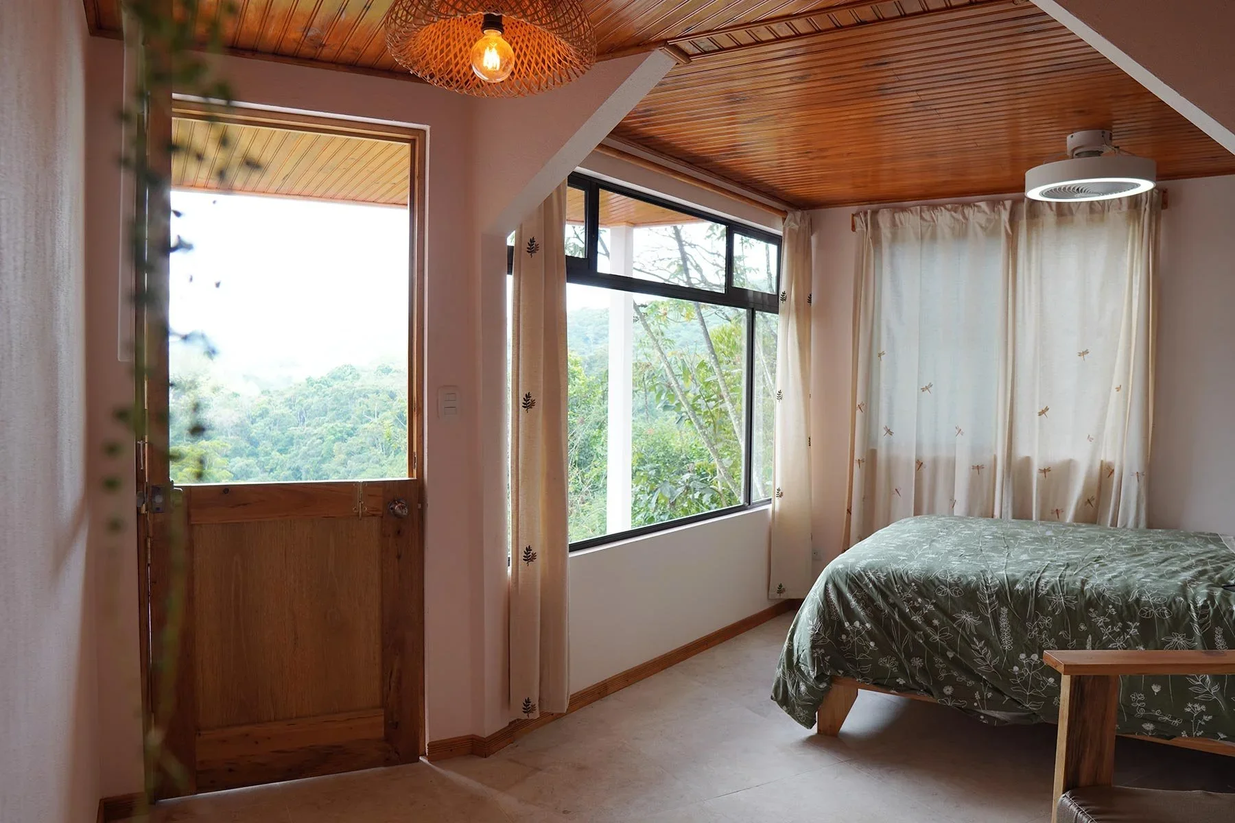 Facilities_Finca_M_lama_081.webp