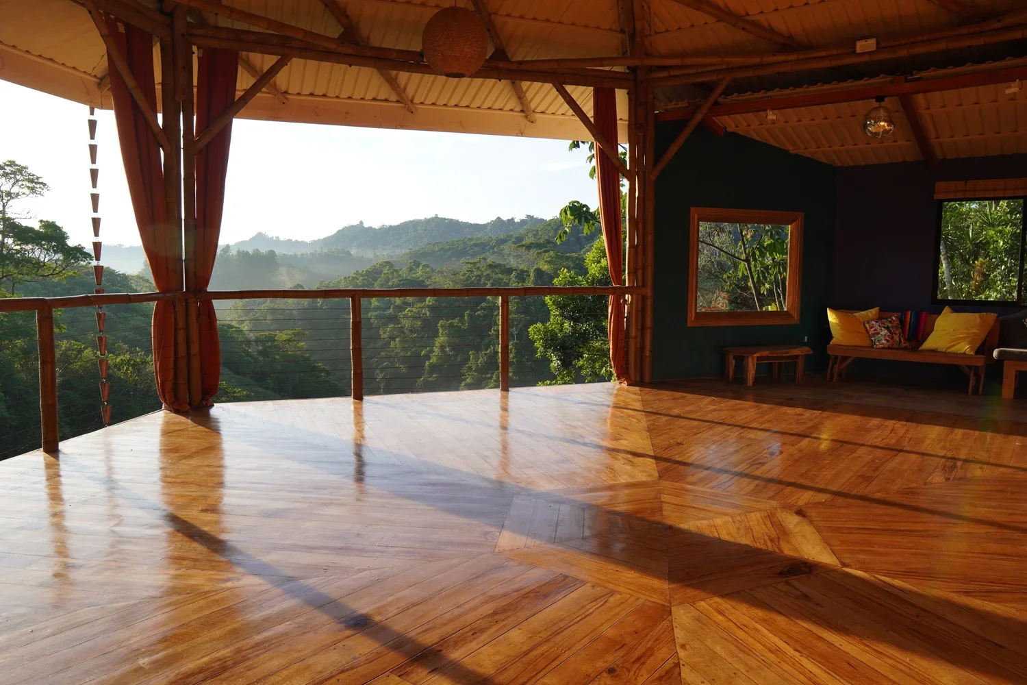 Facilities_Finca_M_lama_120.webp