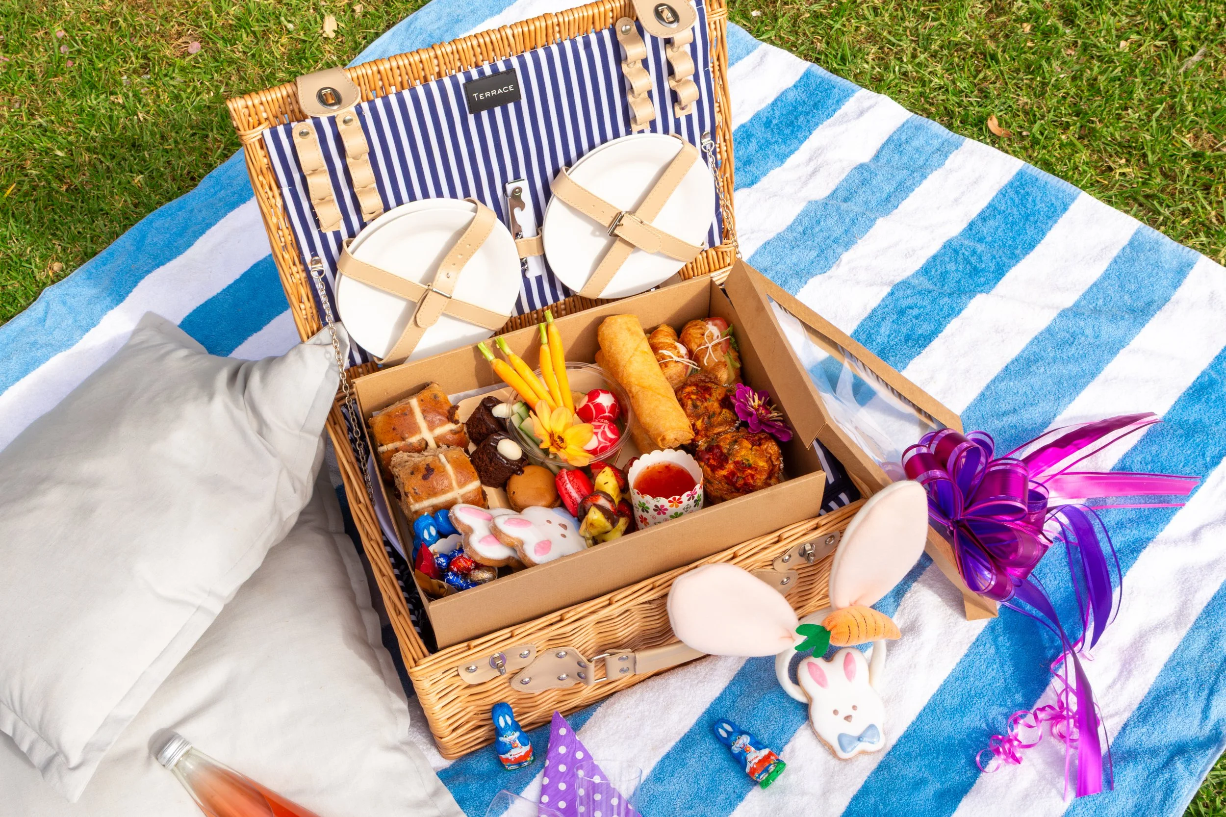 April – Easter Picnic Box