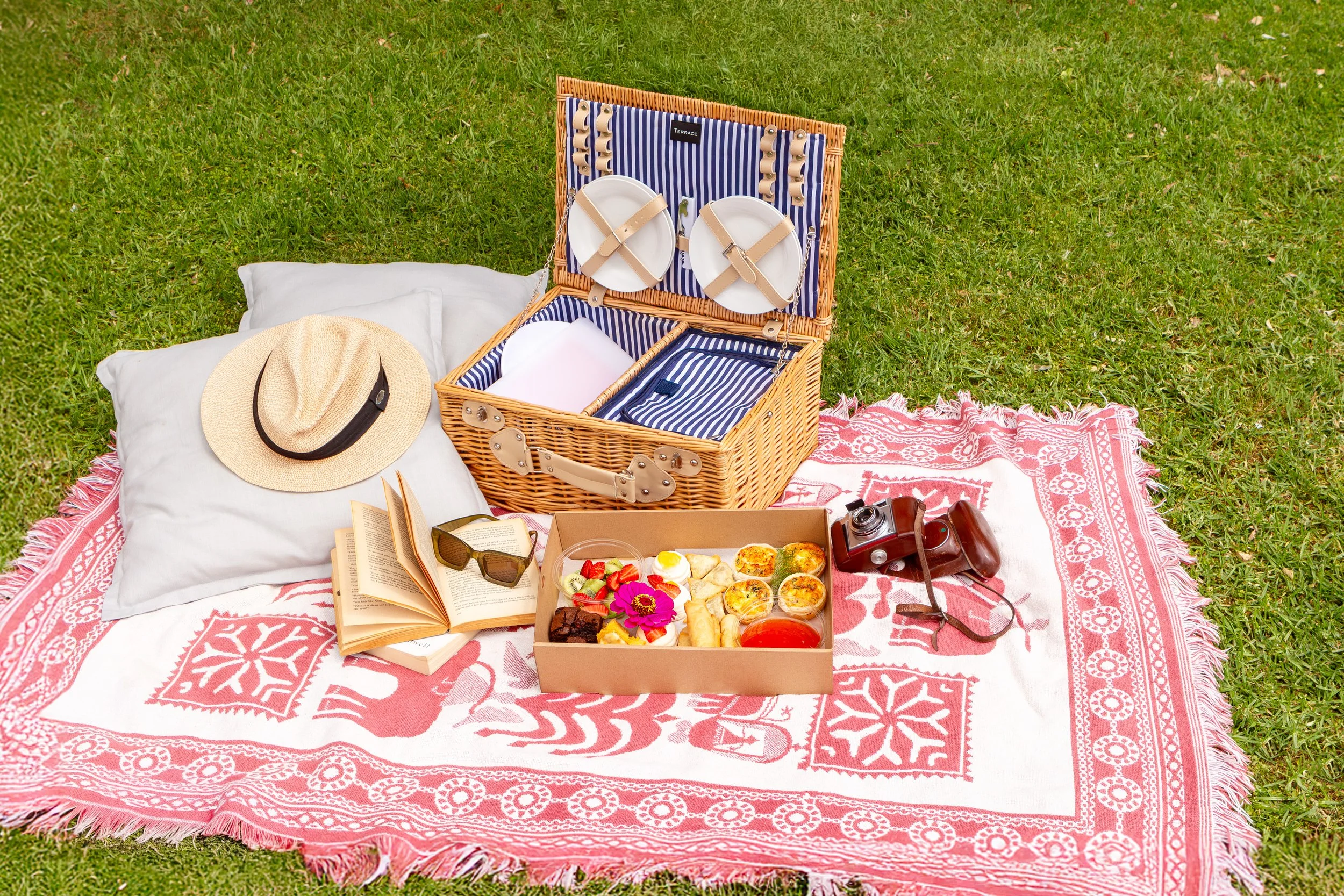 Copy of Miko Picnic Boxes 3.jpg