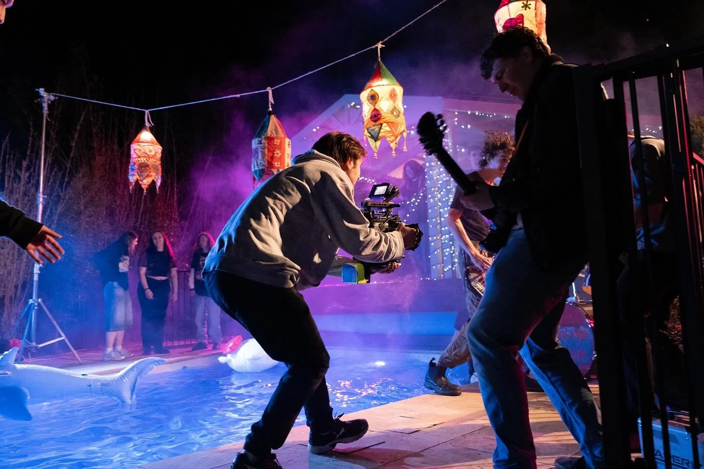 Behind the scenes of our recent shoot for @foolmetwiceband upcoming single &lsquo;The Distance&rsquo;. Full music video coming soon. 

Production company @big_dog_productions

#musicvideos #filmmaking #melbourneband #videocontent #directing #VFX #col