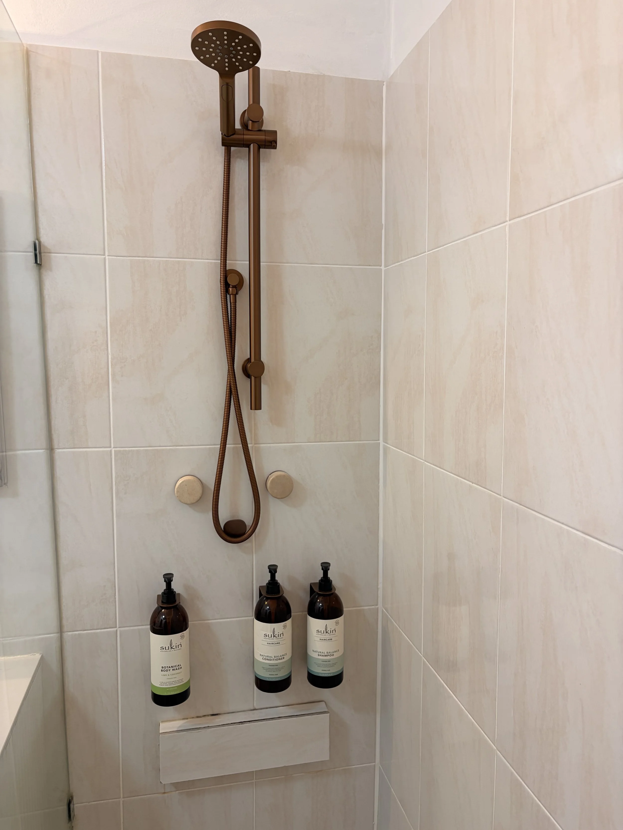 Bathroom_3of3.jpg