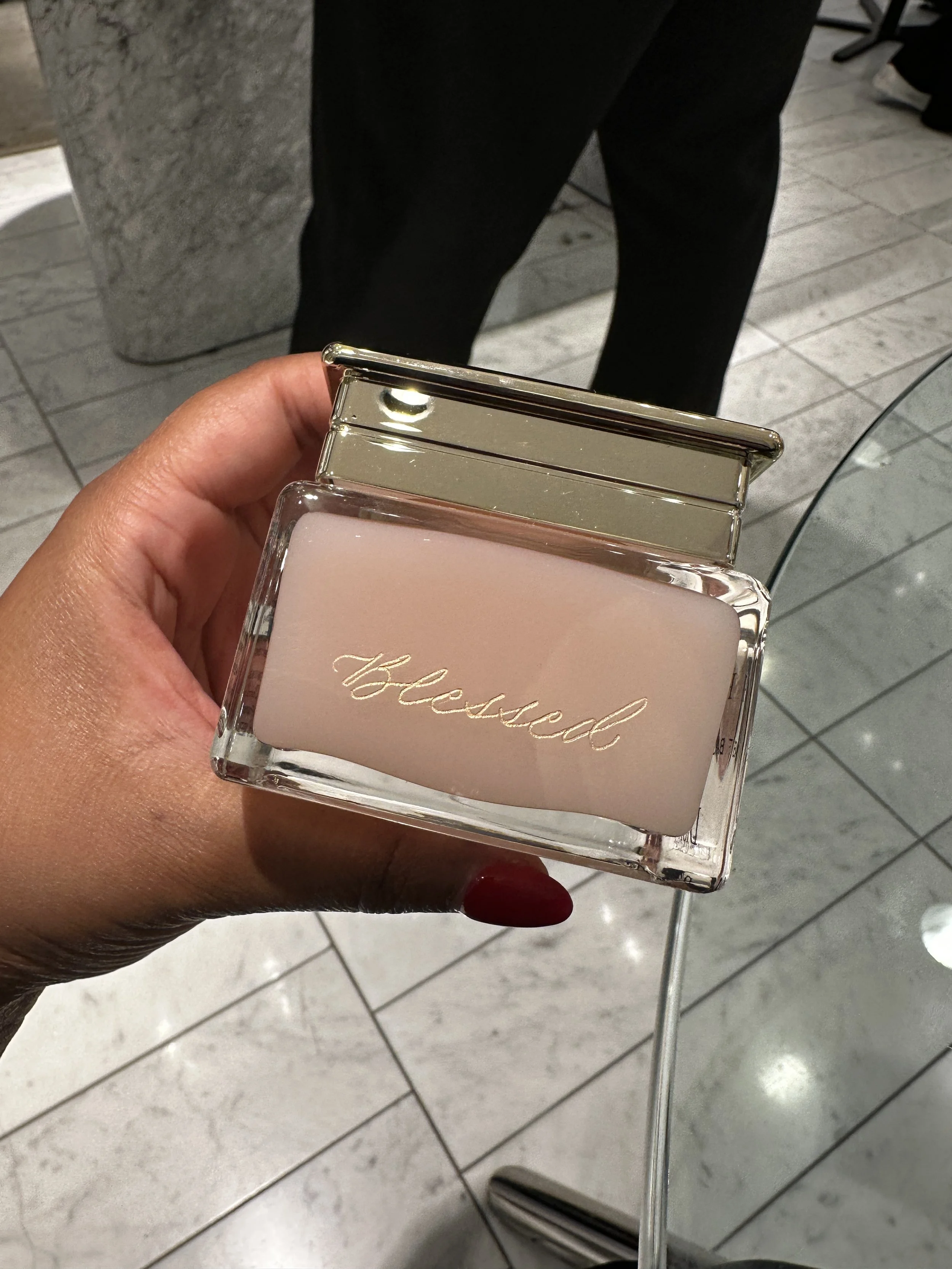 Cosmetics engraving is the perfect way to personalize your gift. Engraved bottles are great for wedding, anniversary, birthday, Christmas, and holiday gifts. Engraving can be customized in include a name, date or short saying.