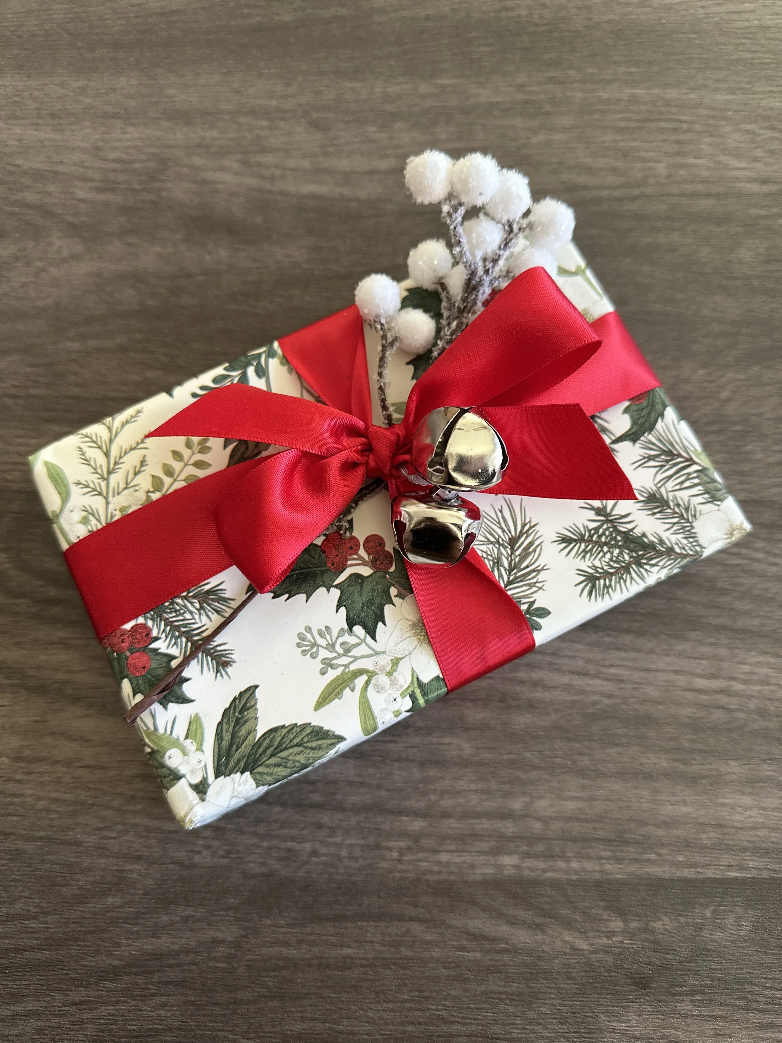 Studio Sasha is a professional Christmas gift-wrapping company for companies, PR firms, event agencies, and marketing agencies in Los Angeles.