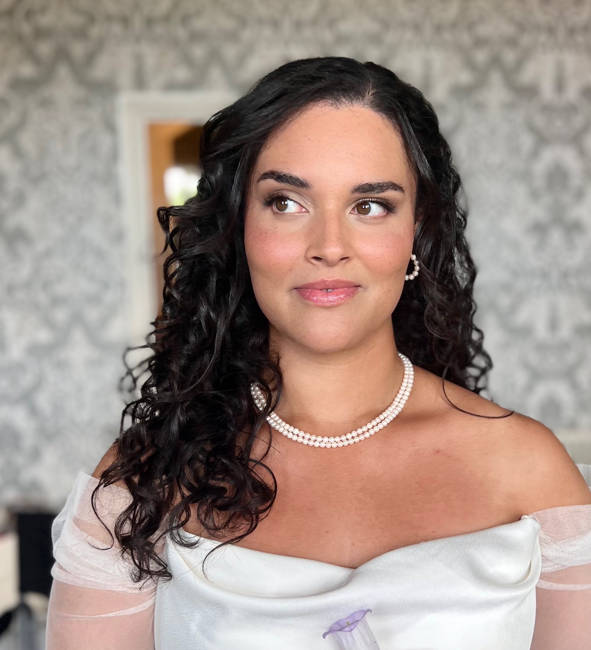 Bridal natural make-up look