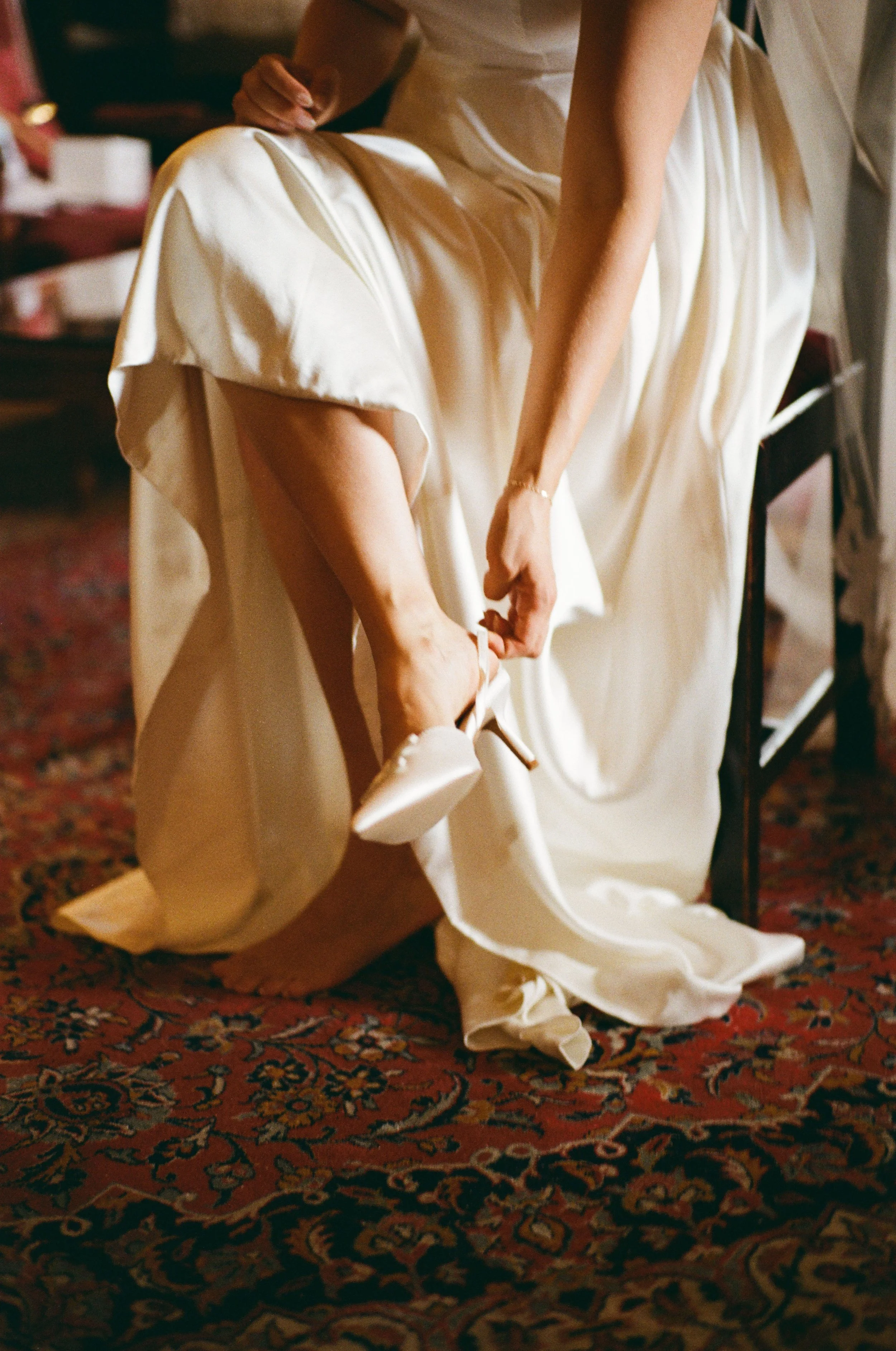 Bride prepares in the morning before her wedding.