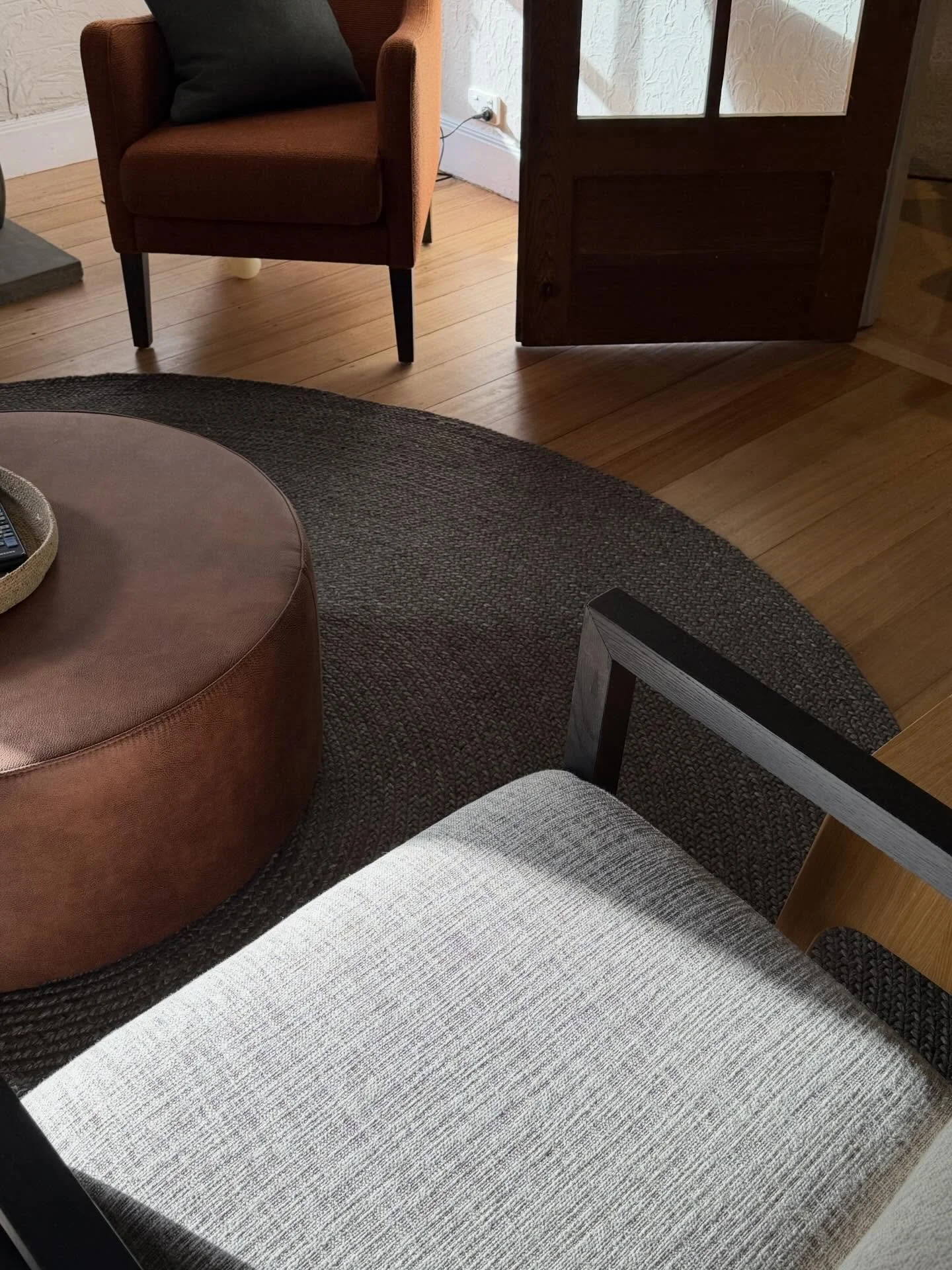 A closer look at a recent client space ✨
It&rsquo;s not just about colours coming together- it&rsquo;s about creating a space people actually want to live it. From the armchairs to the rug and ottoman, everything works to make it feel warm and inviti