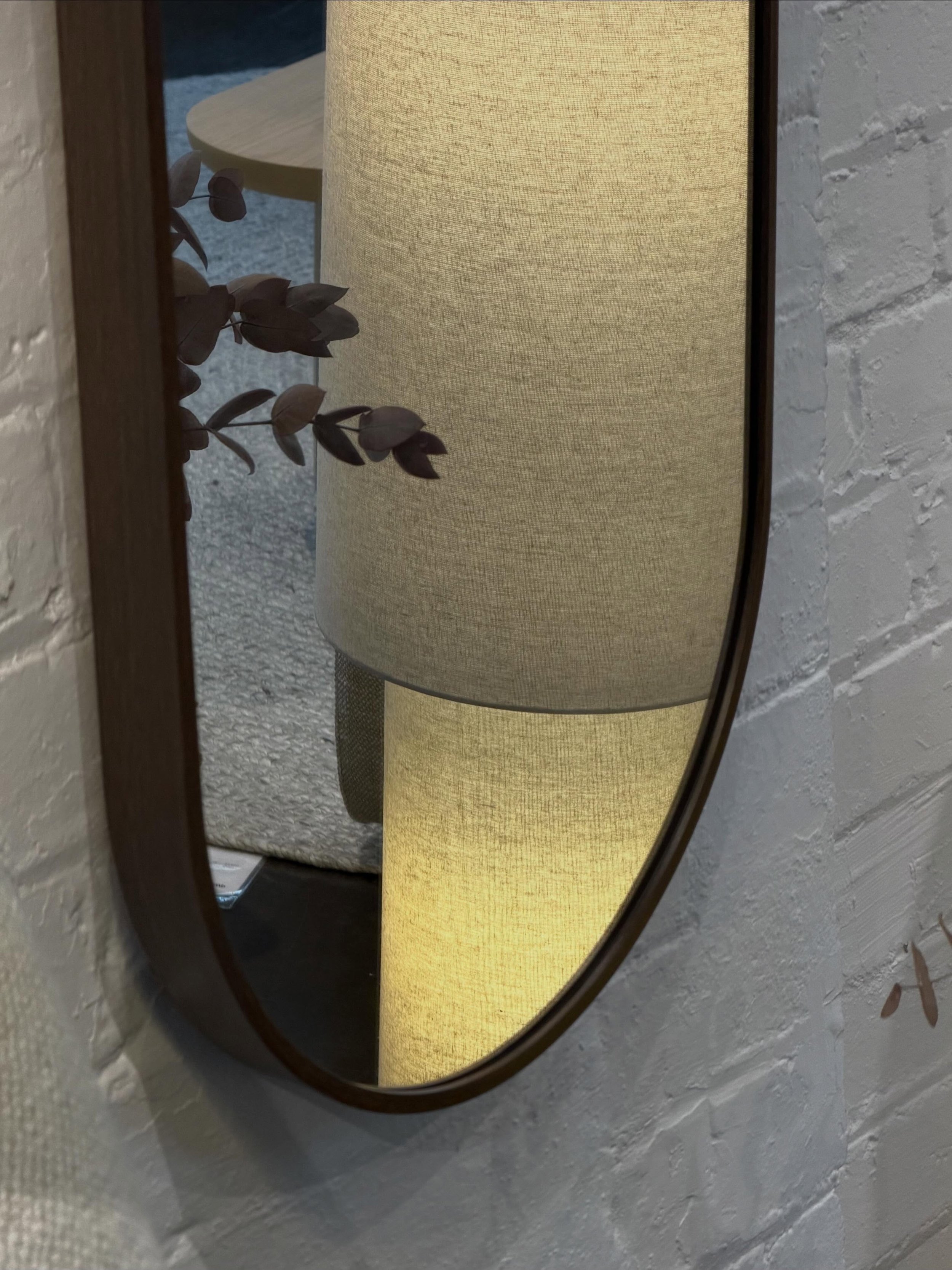 Soft curves. Warm walnut.

A mirror designed to bring light, depth, and balance to a space. 🍁