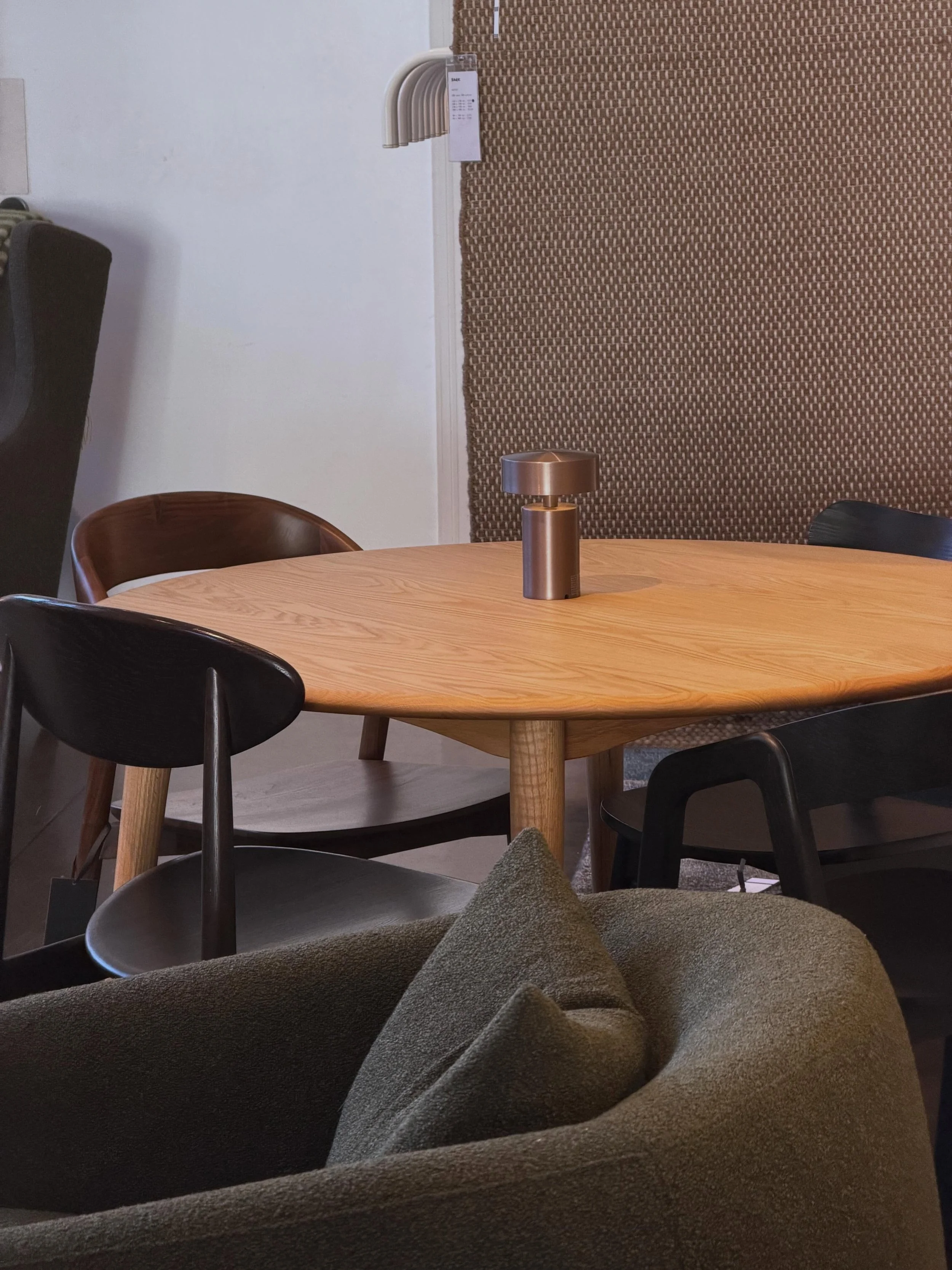 A round table invites connection.

167 Dining Table by Takahashi Asako.