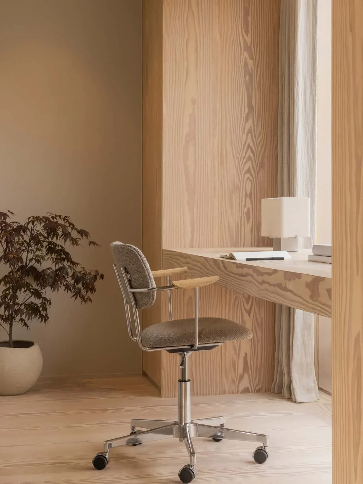 Audo_Co_Task_Chair_Nonna_Table_Lamp_1.webp