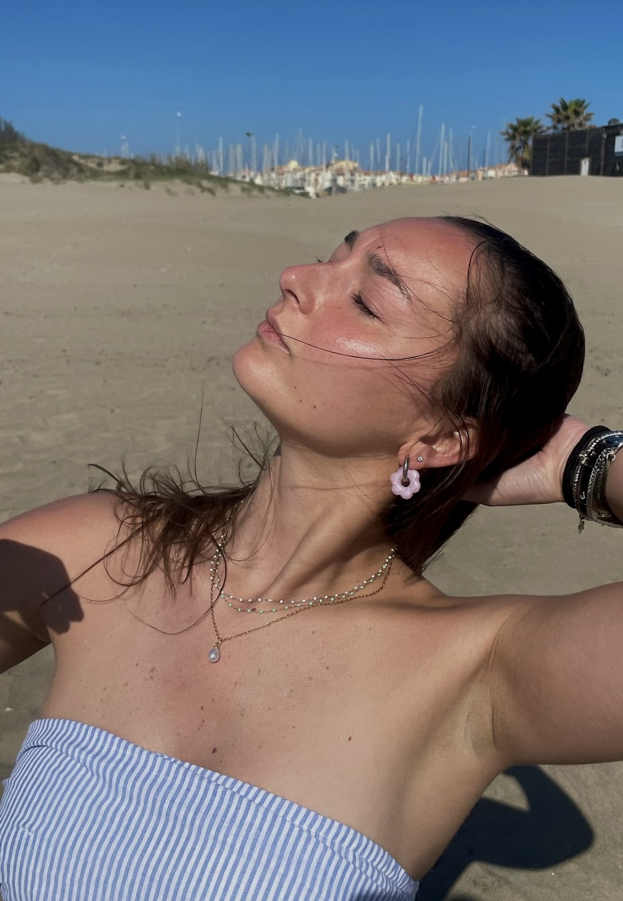 Dalia rose nacré et sa créole argenté