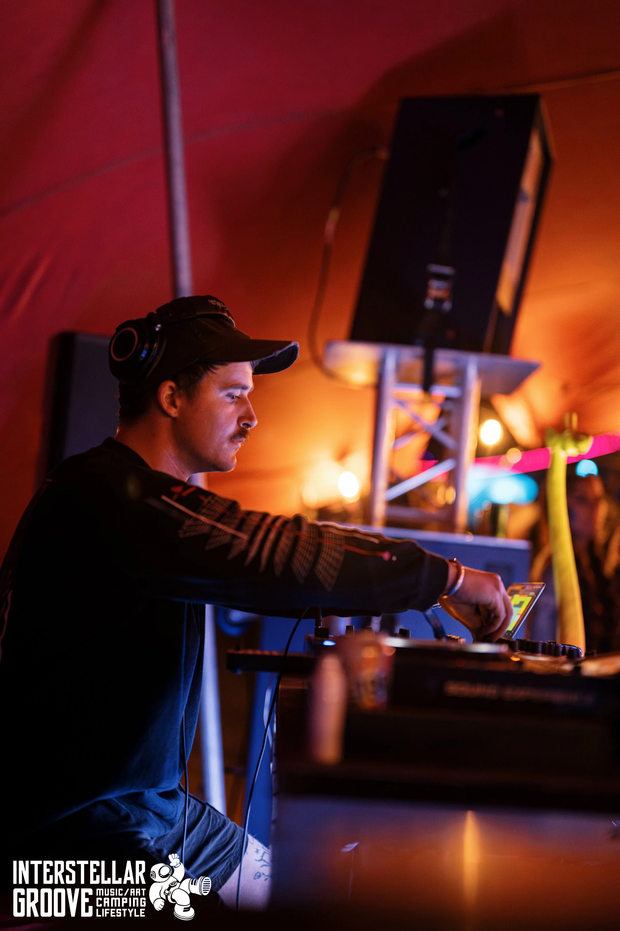 Interstella-Grooves_Finals_Pickupjosh 218.jpg