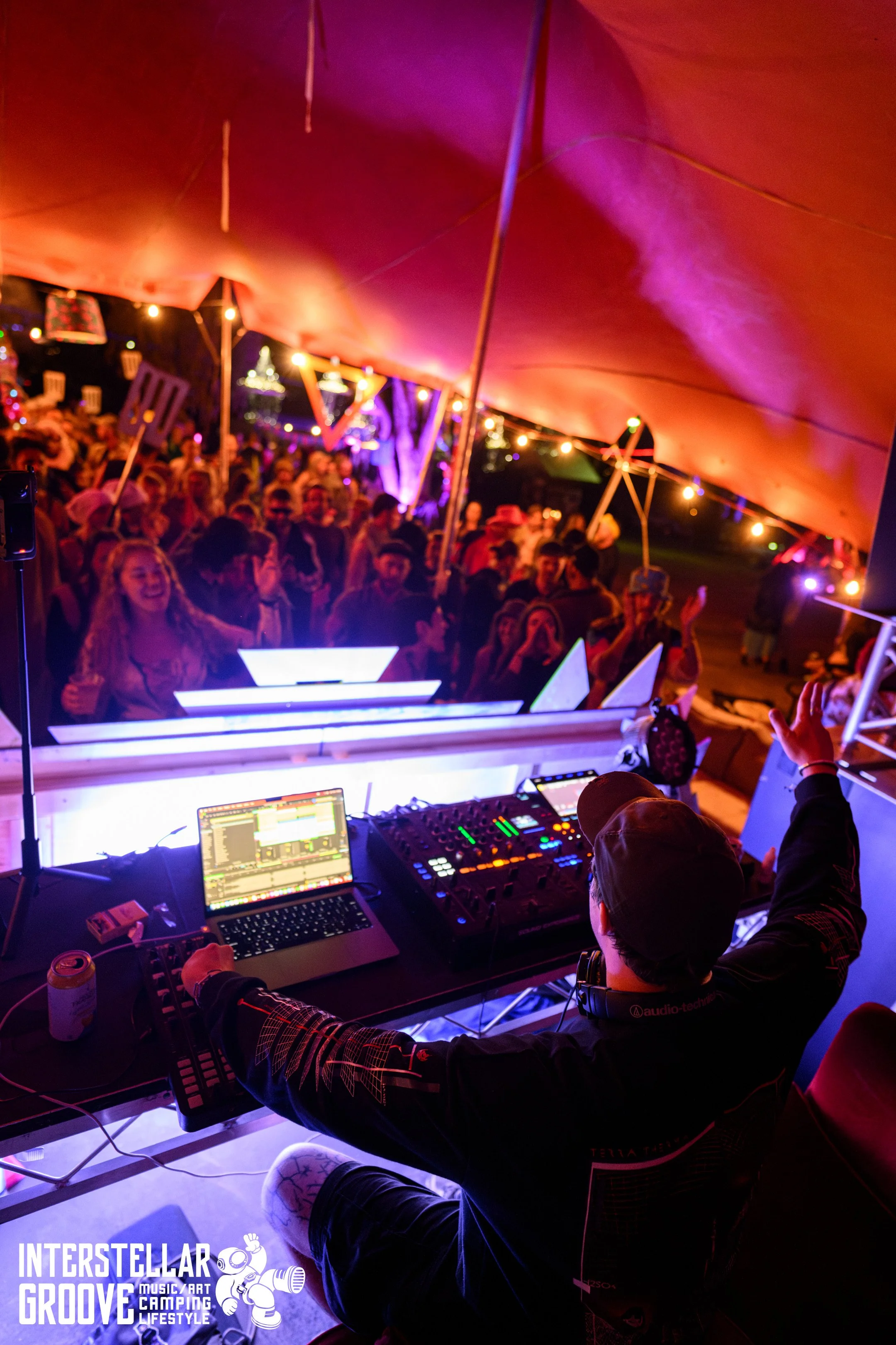 Interstella-Grooves_Finals_Pickupjosh 213.jpg