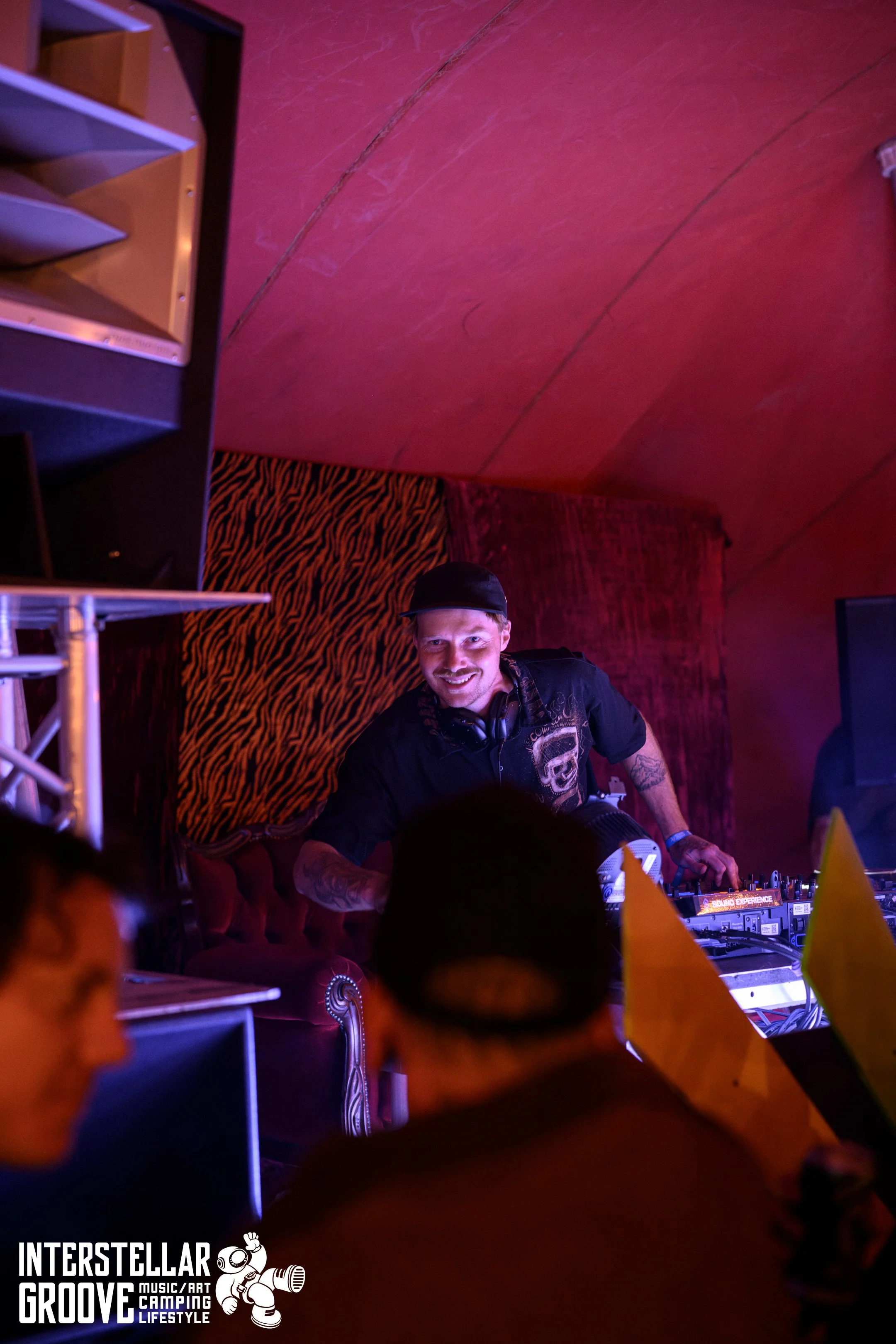 Interstella-Grooves_Finals_Pickupjosh 205.jpg