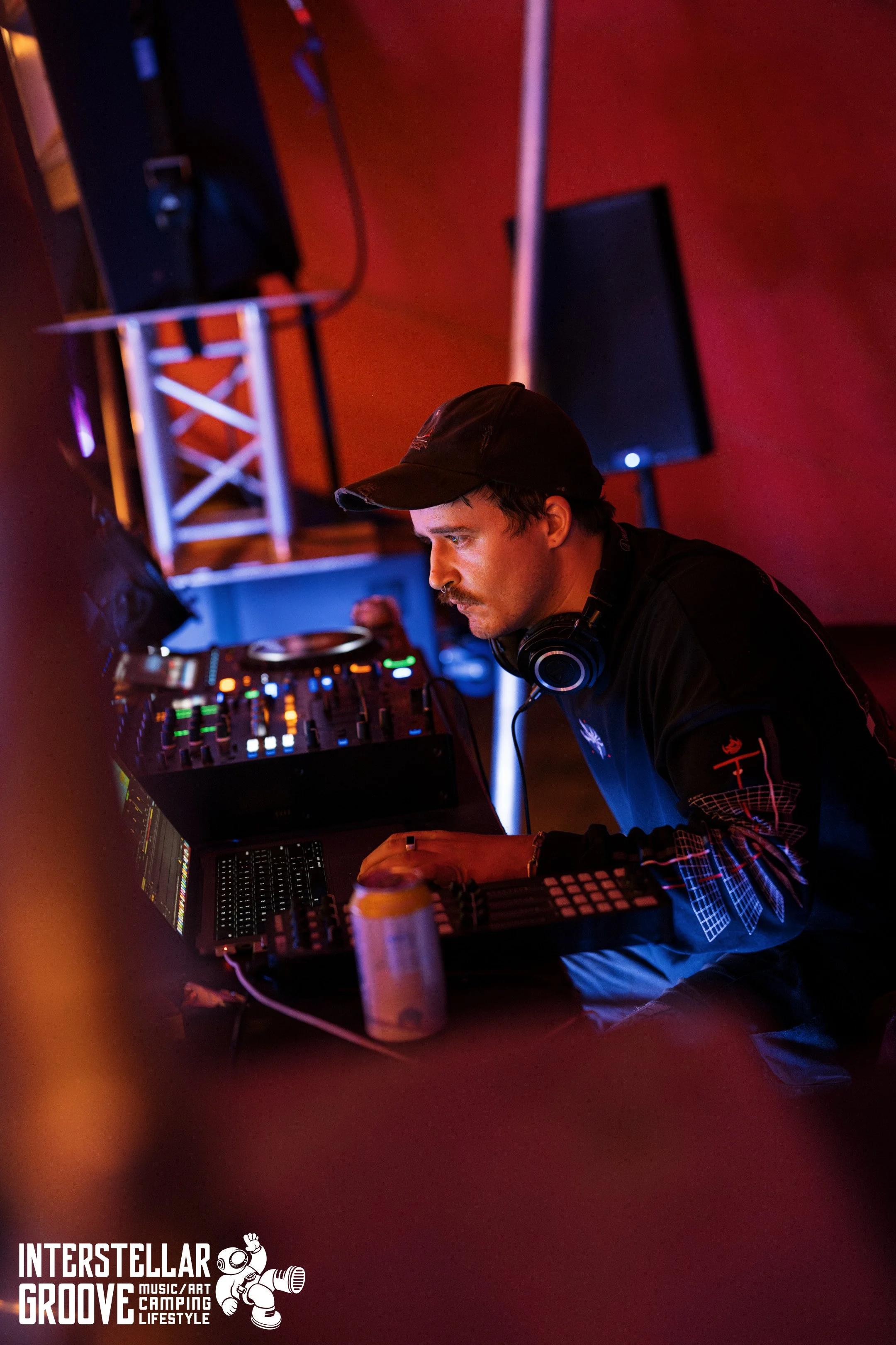 Interstella-Grooves_Finals_Pickupjosh 215.jpg