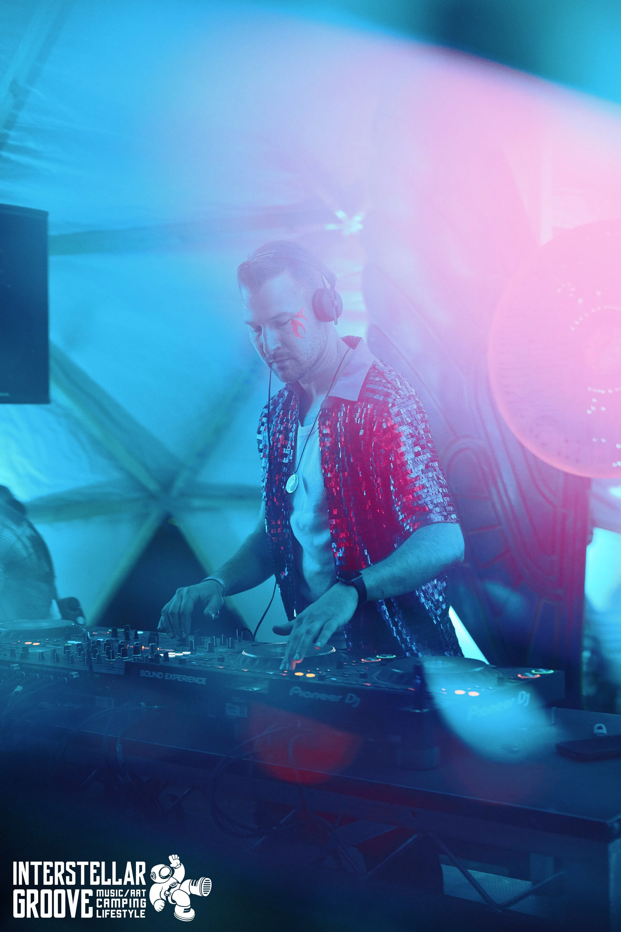 Interstella-Grooves_Finals_Pickupjosh 300.jpg