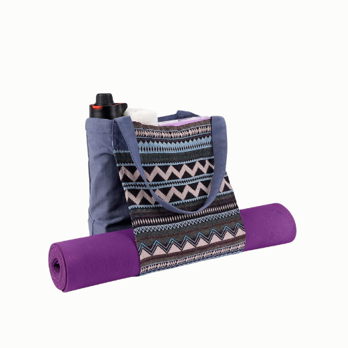 Bag met trui, waterfles, feesthoedje en yogamatten