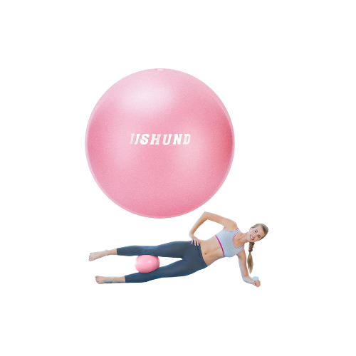 Een vrouw ligt op de zij met een roze gymnastiekbal tussen haar benen, beide arm steunend op de vloer, met een grote roze bal met het logo 'JISHUND' boven haar.