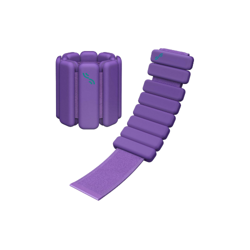 Een paar paarse fitnessdumbbells en een foam roller voor spiermassa herstel.