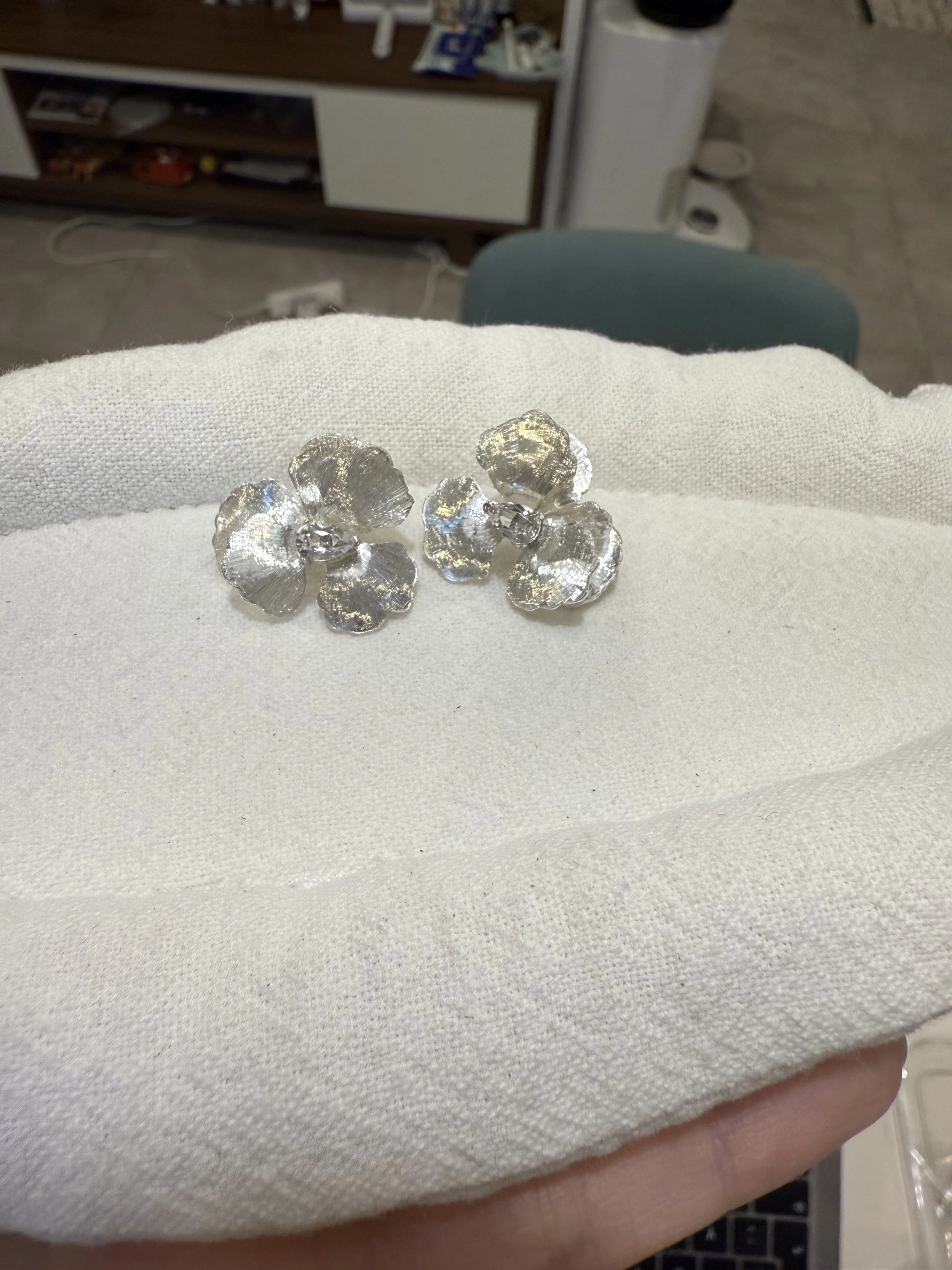 Viola  Engraved Earrings with Gemstones