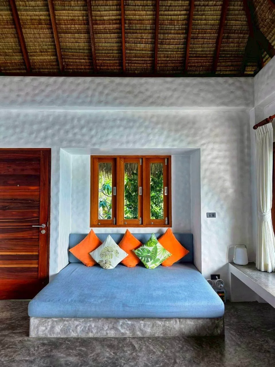 Open-air living room with direct ocean view, Villa Pavana luxury villa Koh Tao