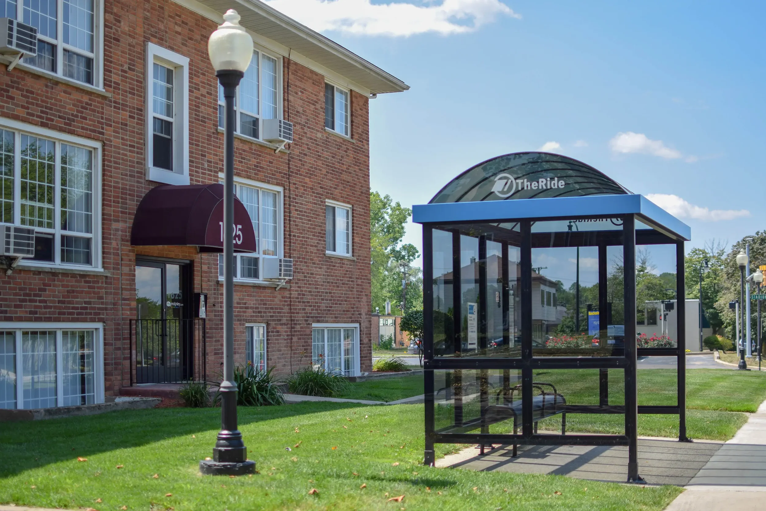 Manchester Flats Ann Arbor, Michigan, 48103 Ann Arbor. Apartment reviews in Ann Arbor, MI. for off campus housing. alternative to high rise, manchester flats