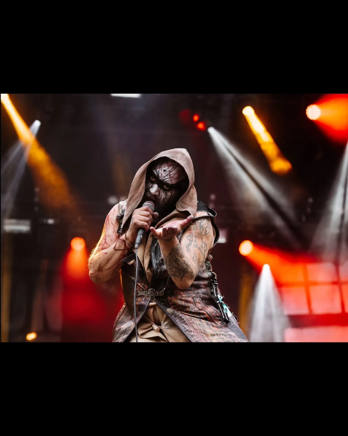 Tuhdimmat Tahdit 2025 osa 2 lauantai. Lavalla oli sen verran vauhdikkaita vipelt&auml;ji&auml;, ett&auml; kuvasaldosta tuli massiivinen. Omia ennakkosuosikkeja oli&nbsp; #hardcoresuperstarofficial ja #battlebeastband , eik&auml; tarvinnut petty&auml;