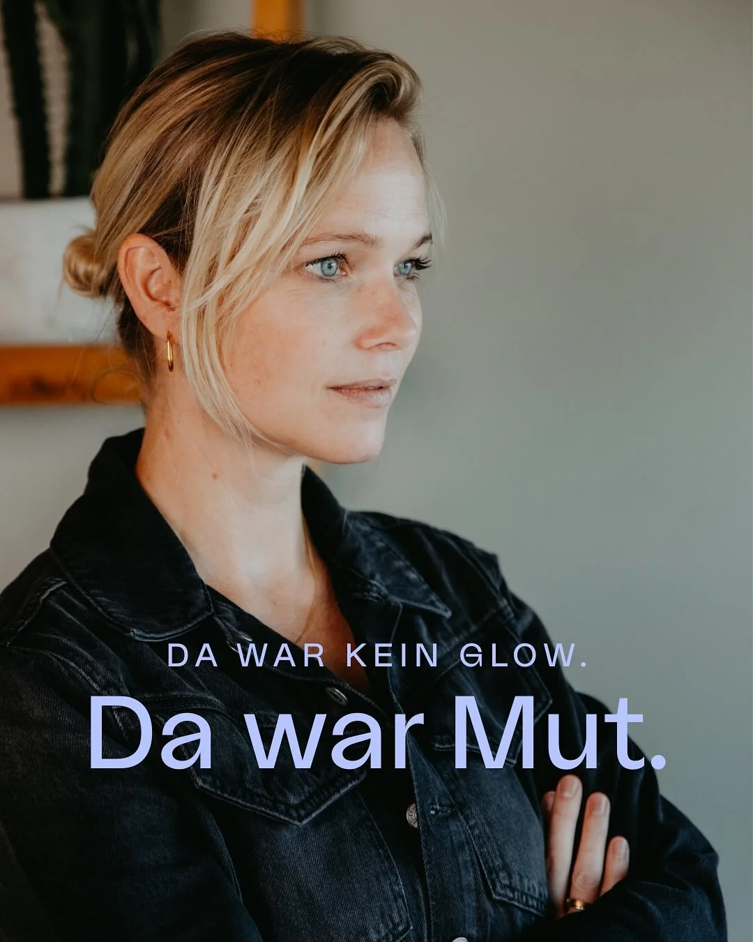 Da war kein Glow, da war Mut.
Ich war auf dem Event @chooseyou_de und war eigentlich garnicht in Form um mich von der talentierten @roswithadaniel_fotografie fotografieren zu lassen.
Mein Auge war entz&uuml;ndet, meine Haare ungeb&auml;ndigt, mein K&