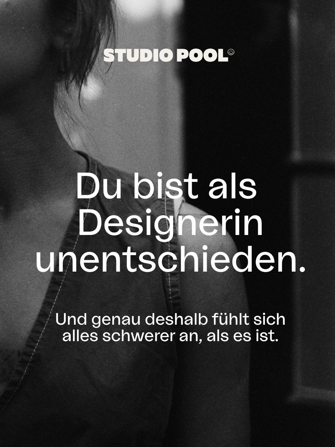 Viele Designerinnen glauben, sie h&auml;tten ein Kreativit&auml;tsproblem. In Wahrheit fehlt ihnen eine innere Entscheidung. Nicht dar&uuml;ber, was sie k&ouml;nnen, sondern dar&uuml;ber, wie sie f&uuml;hren.

Unentschiedenheit zeigt sich nicht im De