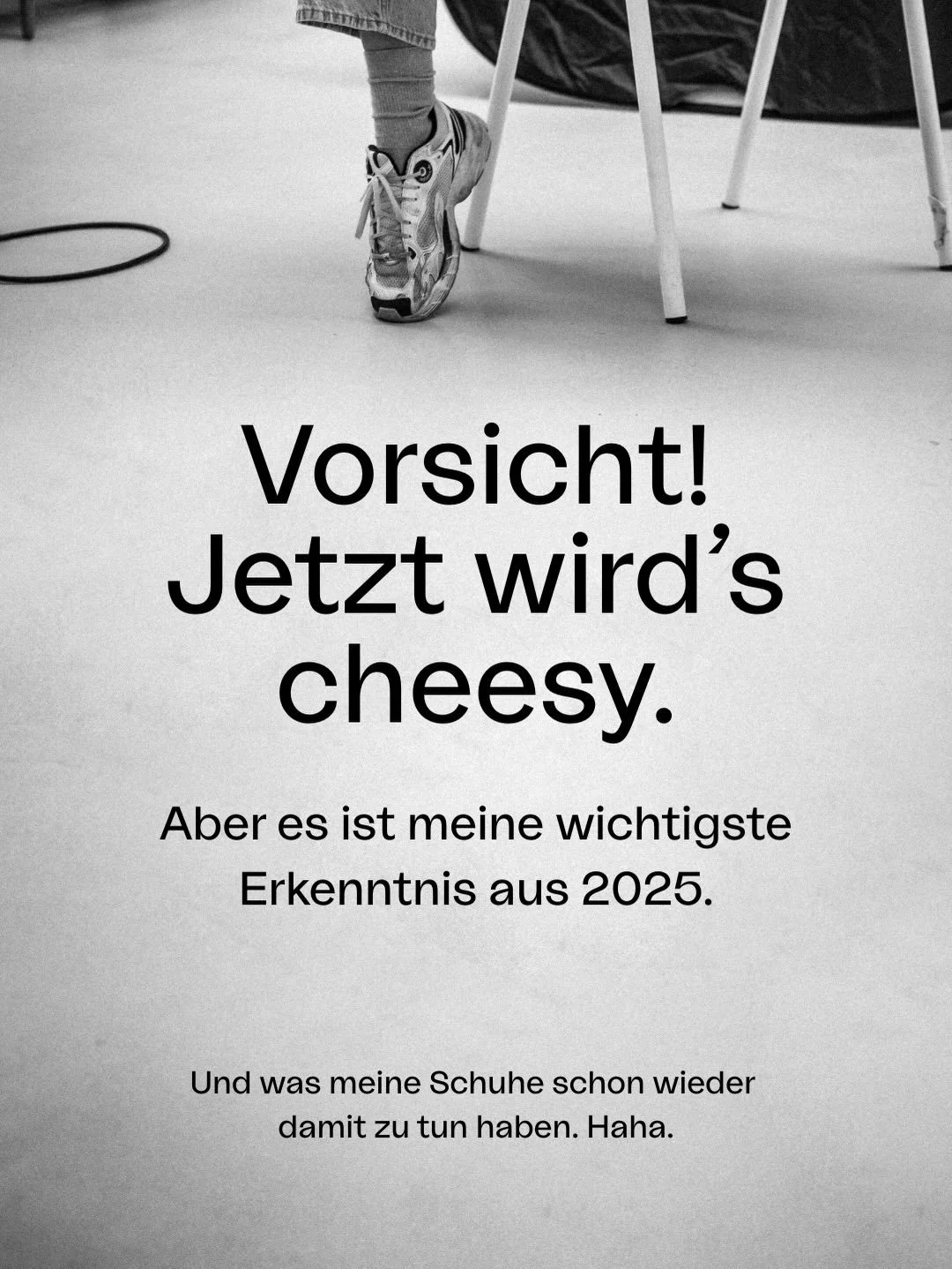 2025 habe ich viel ausprobiert.
Und dabei etwas Entscheidendes gelernt:

Nur weil etwas bei anderen funktioniert,
muss es nicht 1:1 mein Weg sein.

Ich nehme mir Learnings gern mit
aber ich &uuml;bersetze sie.
Ich kopiere sie nicht.

Zieh dir von den