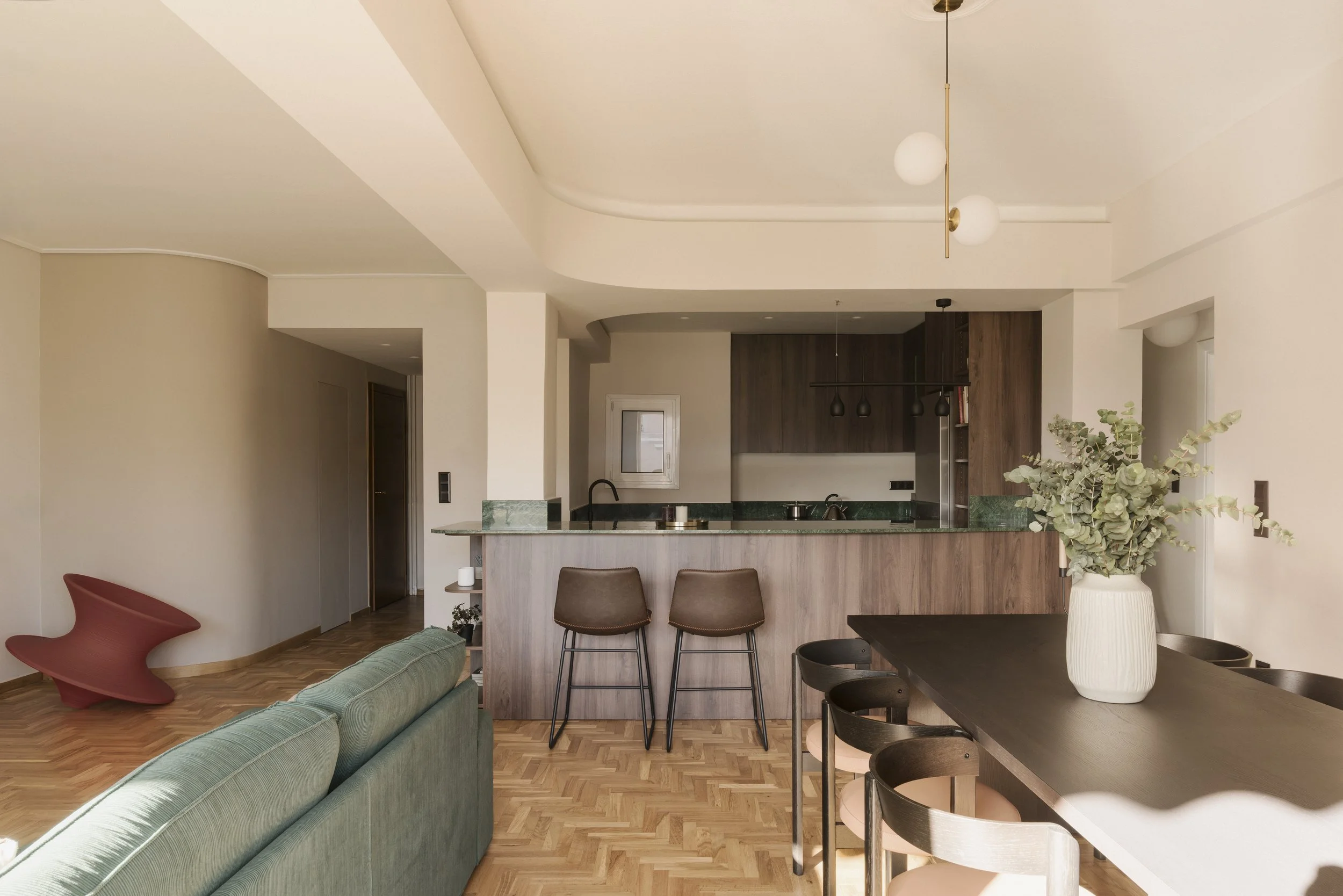 An Ode to the Curve, Apartment renovation, Glyfada