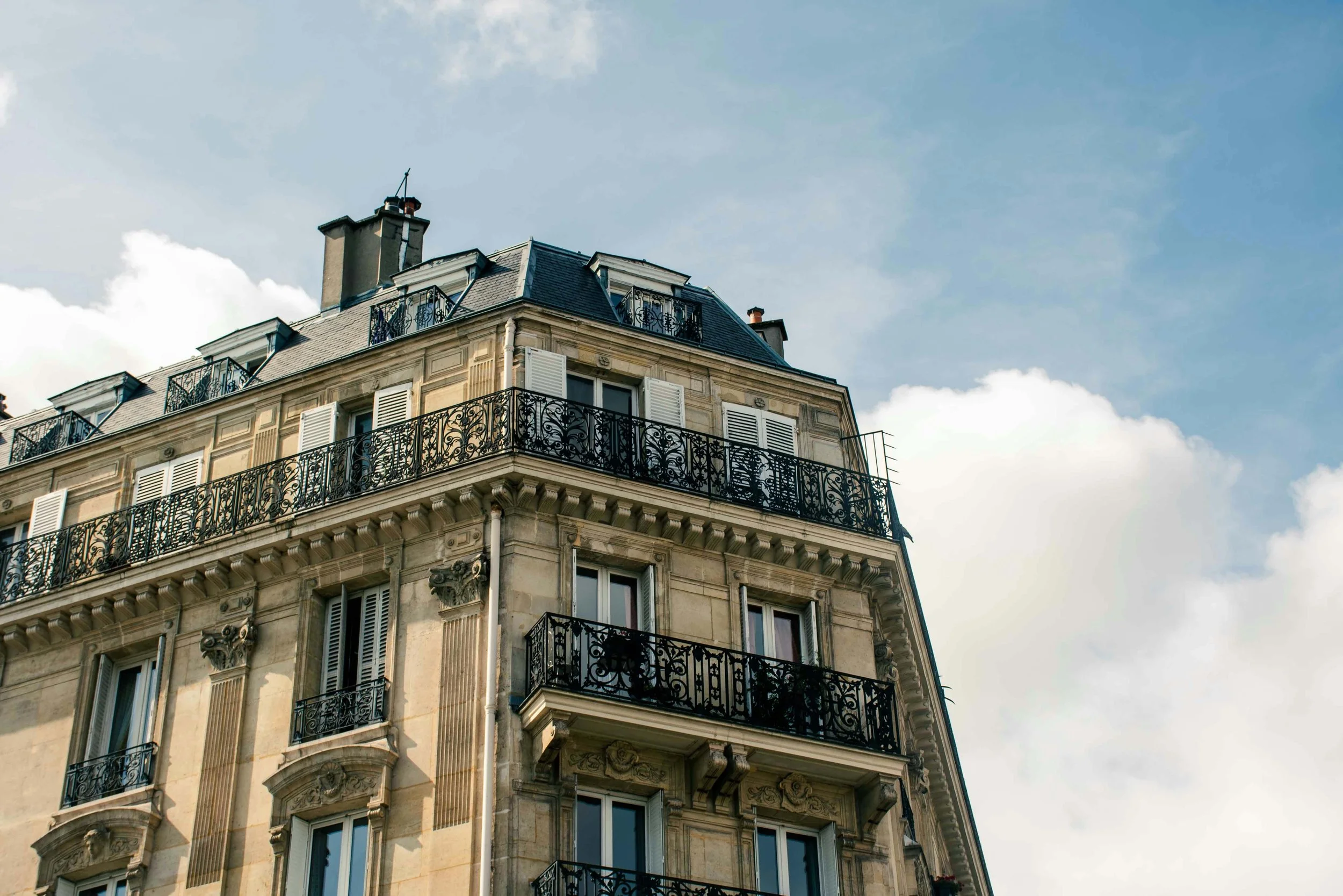 Comment rédiger un cahier des charges nettoyage pour sa copropriété à Paris en 2026