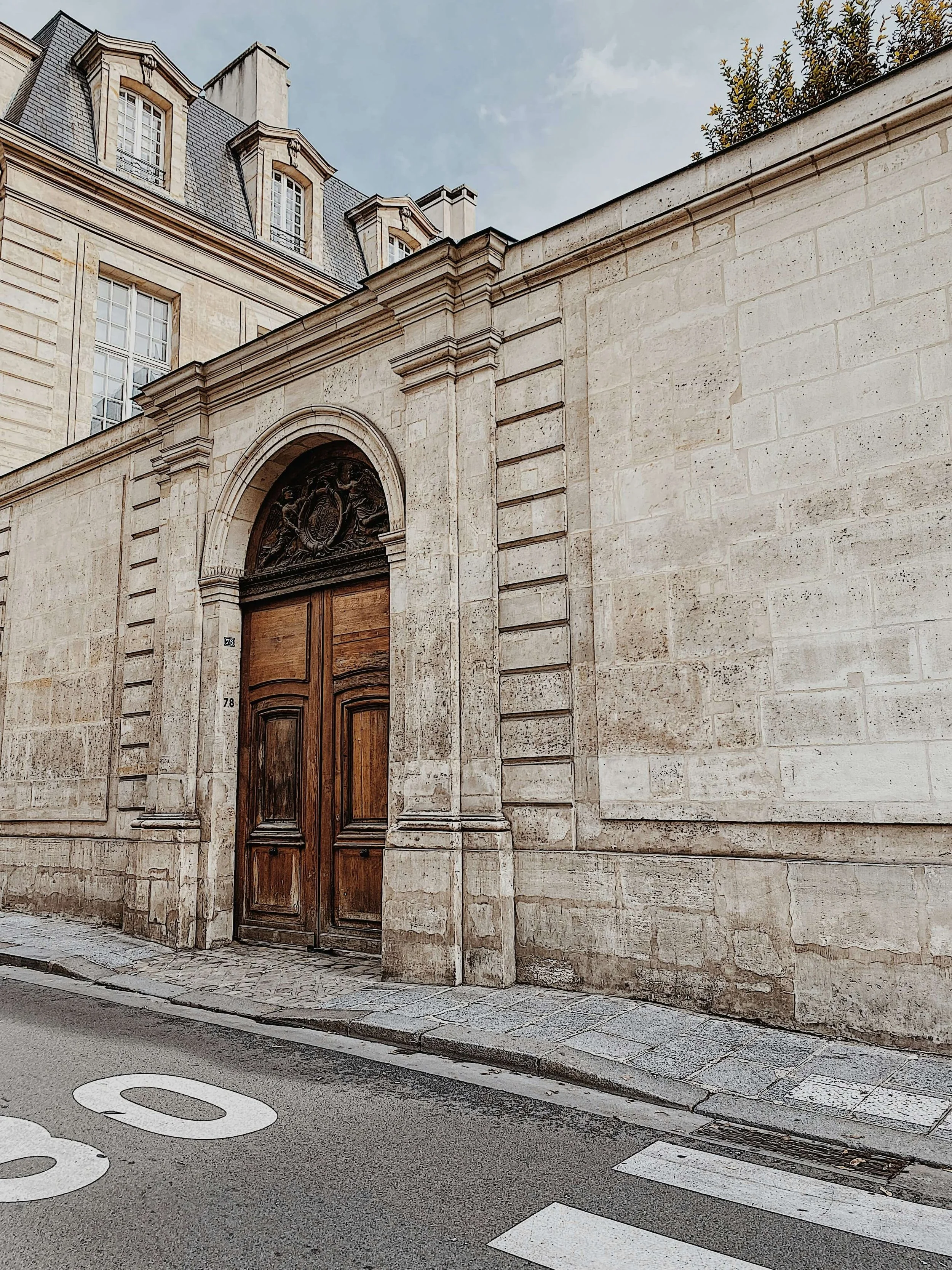 Nettoyage des parties communes : qui paie quoi en 2026 entre propriétaire, locataire et copropriété ?