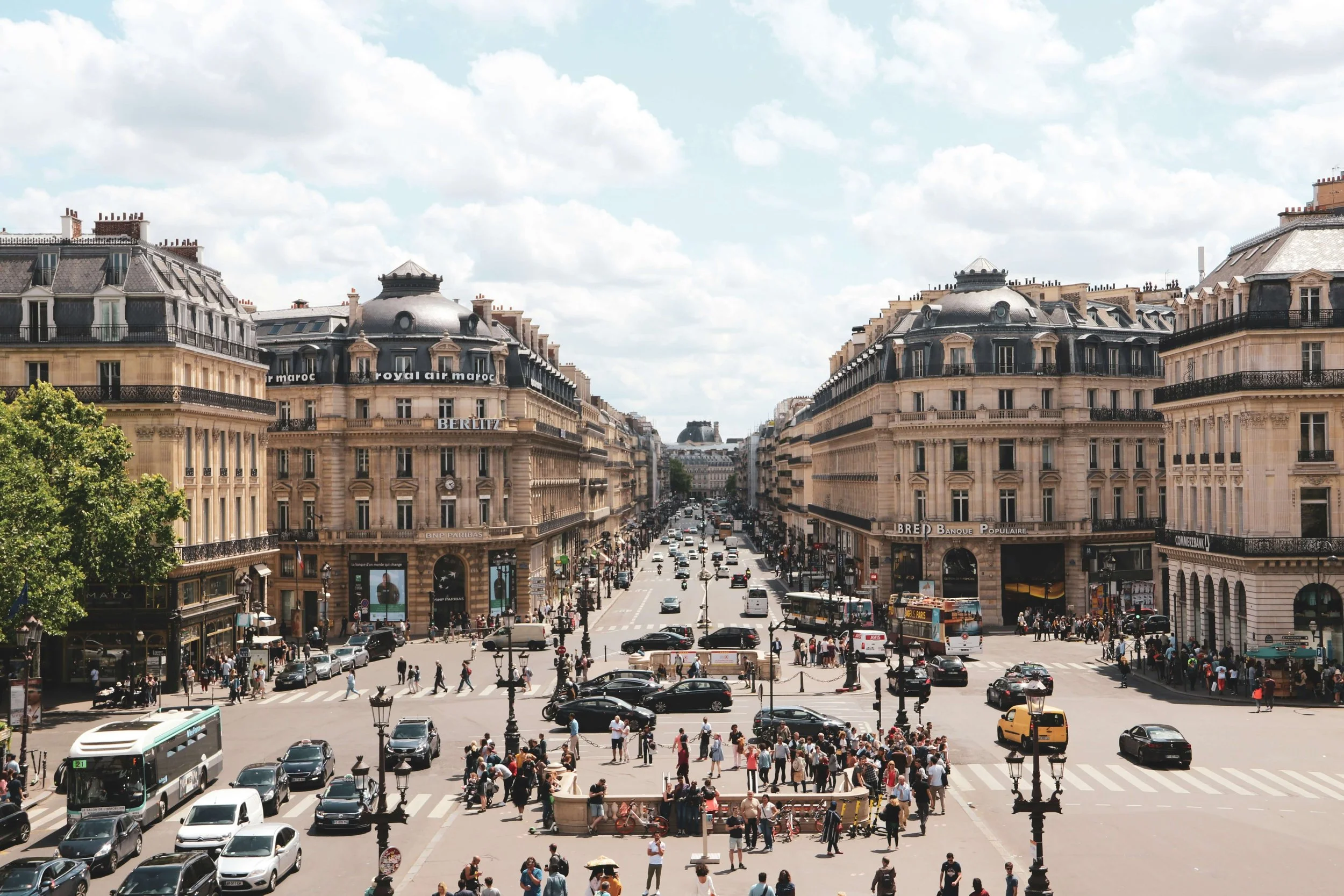 Ouvrir un bar ou un commerce à Paris en 2026 : pourquoi le nettoyage est le poste que tout le monde oublie