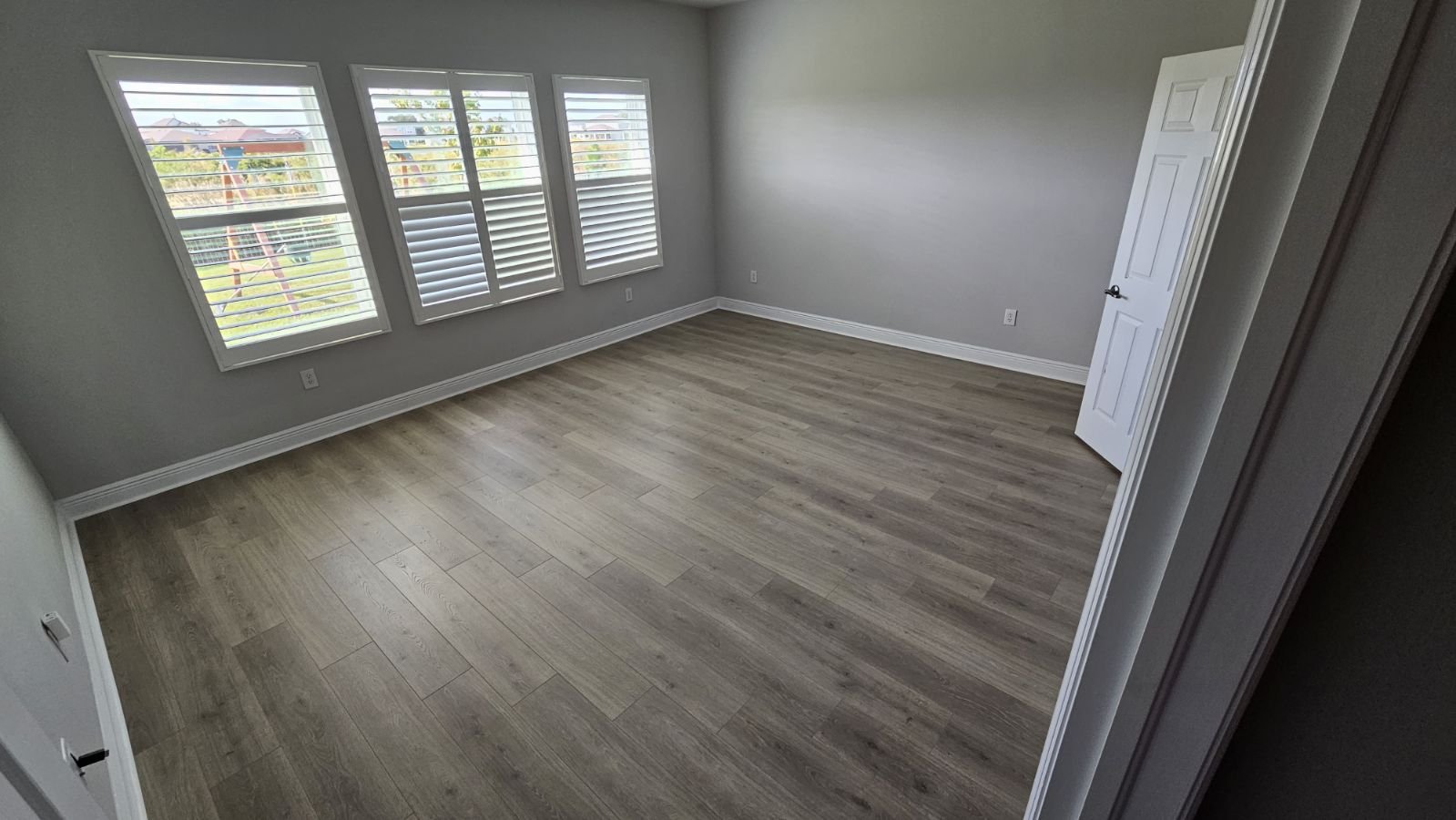 Full Remodel, Brandon Beach Area · 1,750 sq ft LVP