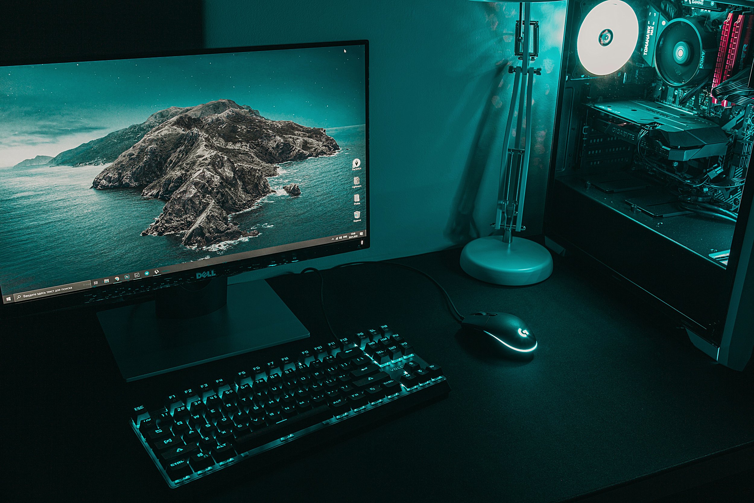 Desktop computer