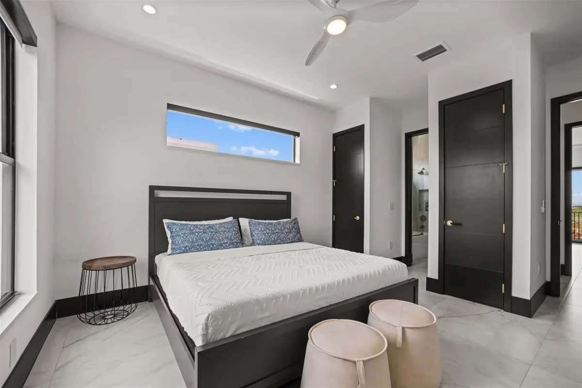 Bedroom 4 - King, Jack & Jill Bathroom