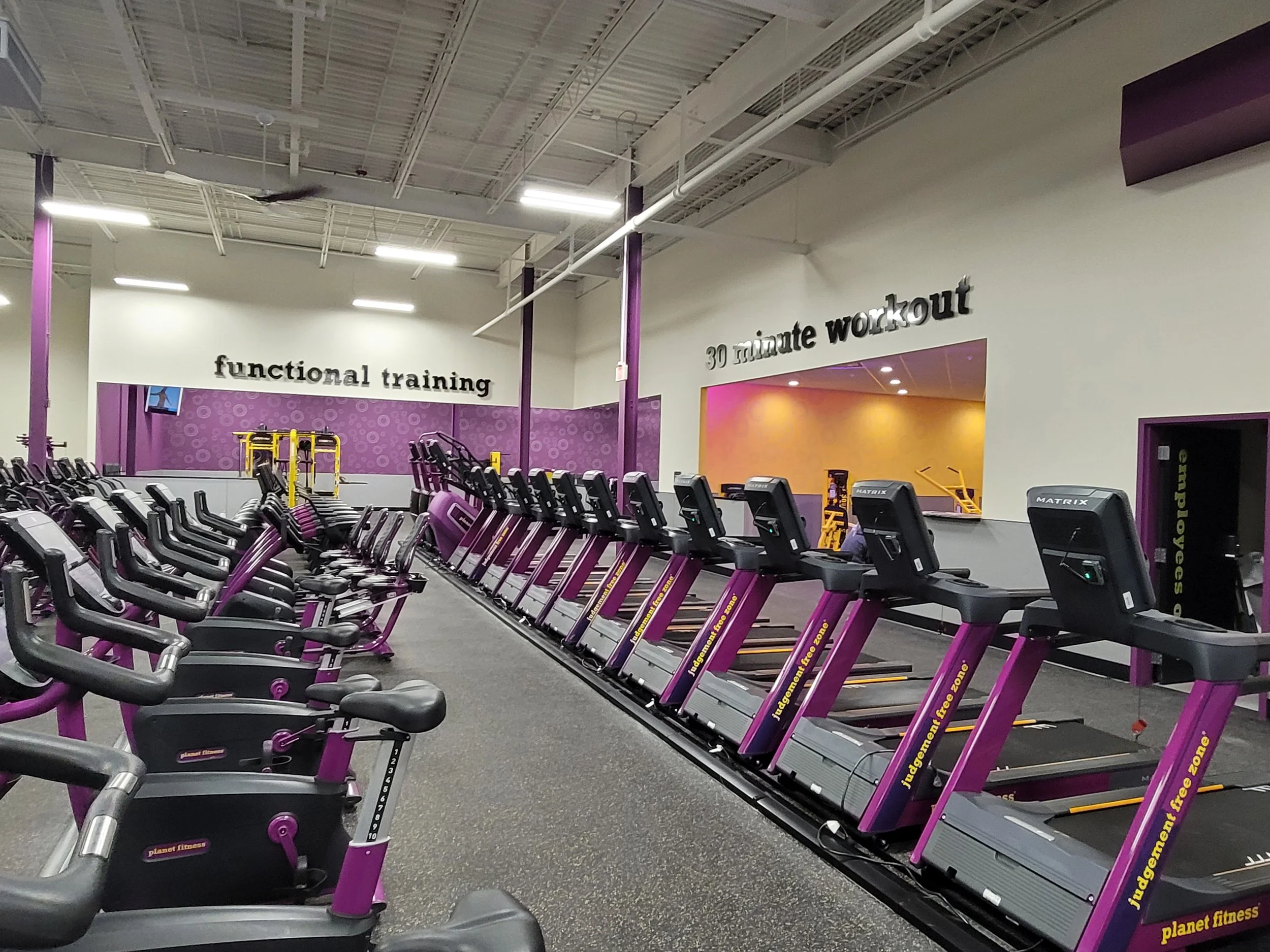 PlanetFitness_Williamsport_PA_Interior_16.jpg