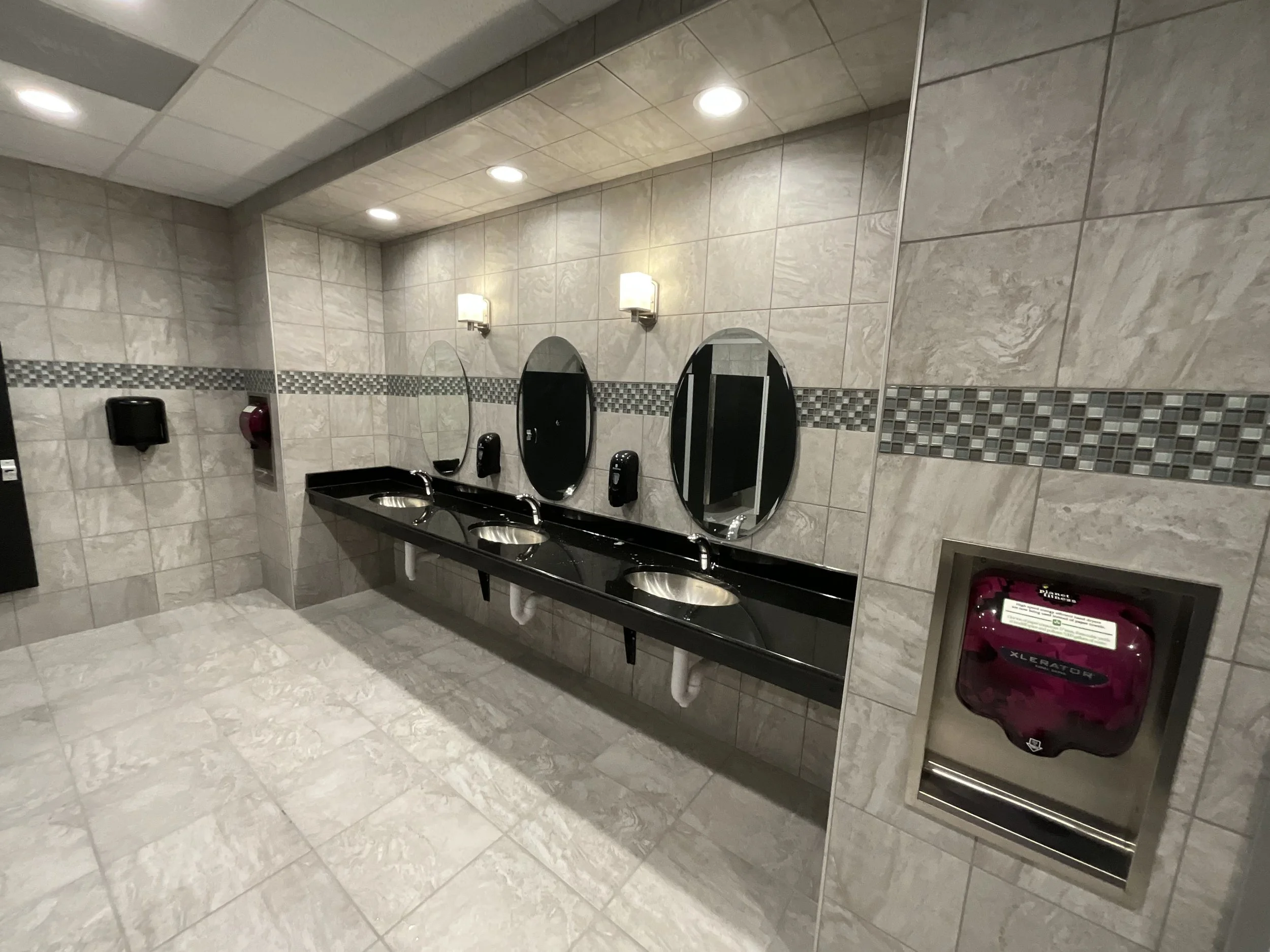 PlanetFitness_Philadelphia_BroadSt_PA_Interior_29.jpg