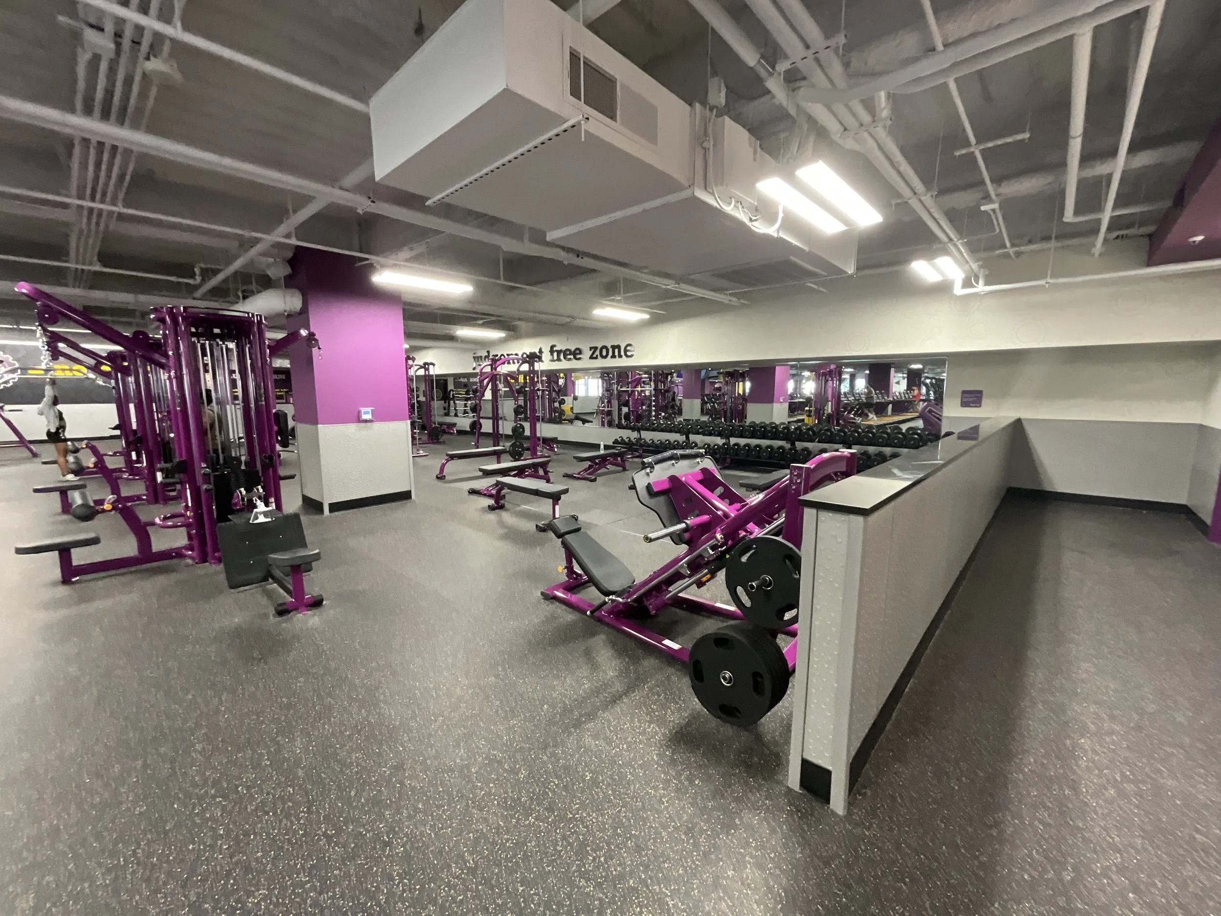PlanetFitness_Philadelphia_BroadSt_PA_Interior_33.jpg